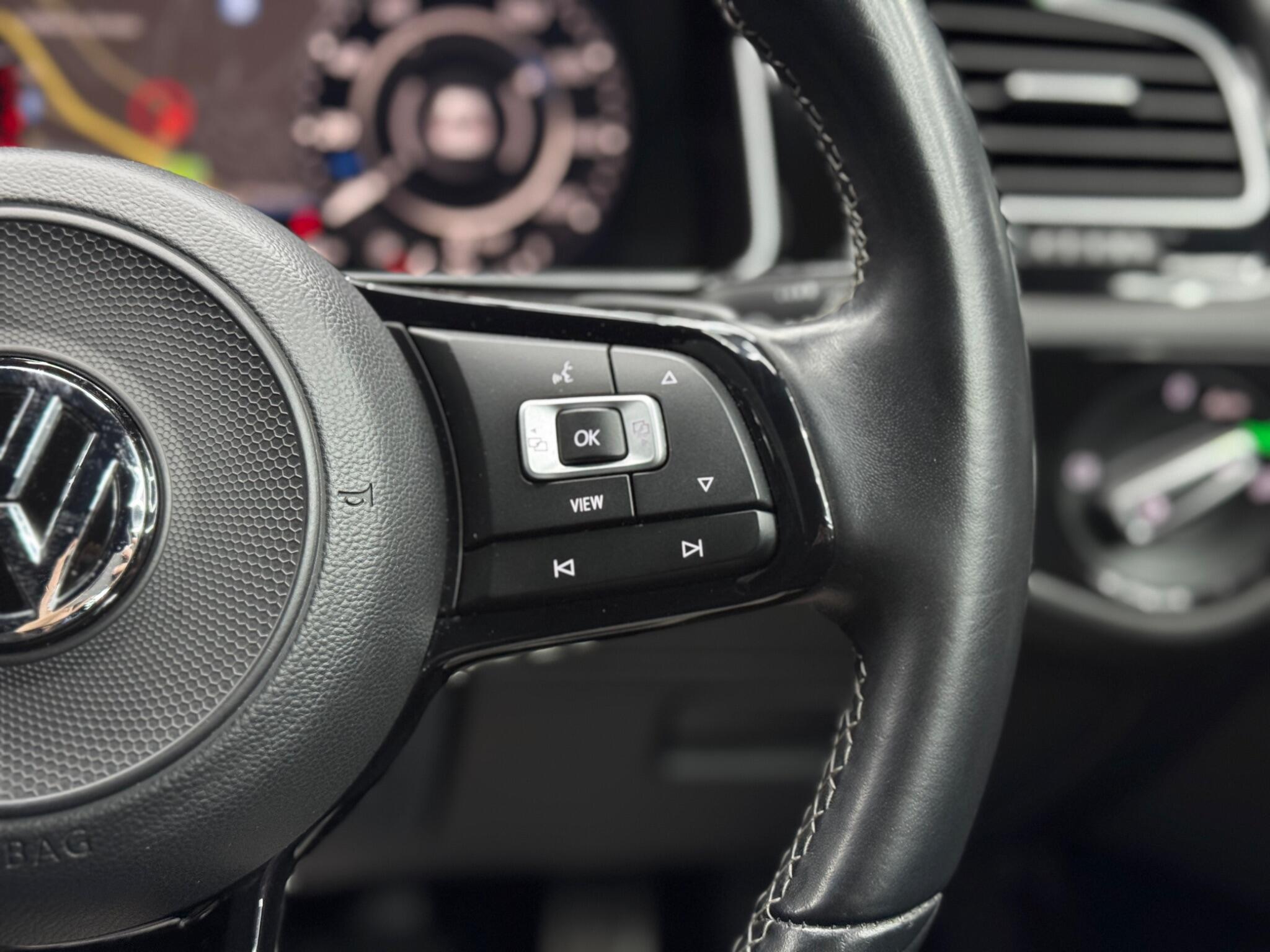 Volkswagen Golf - Image 21