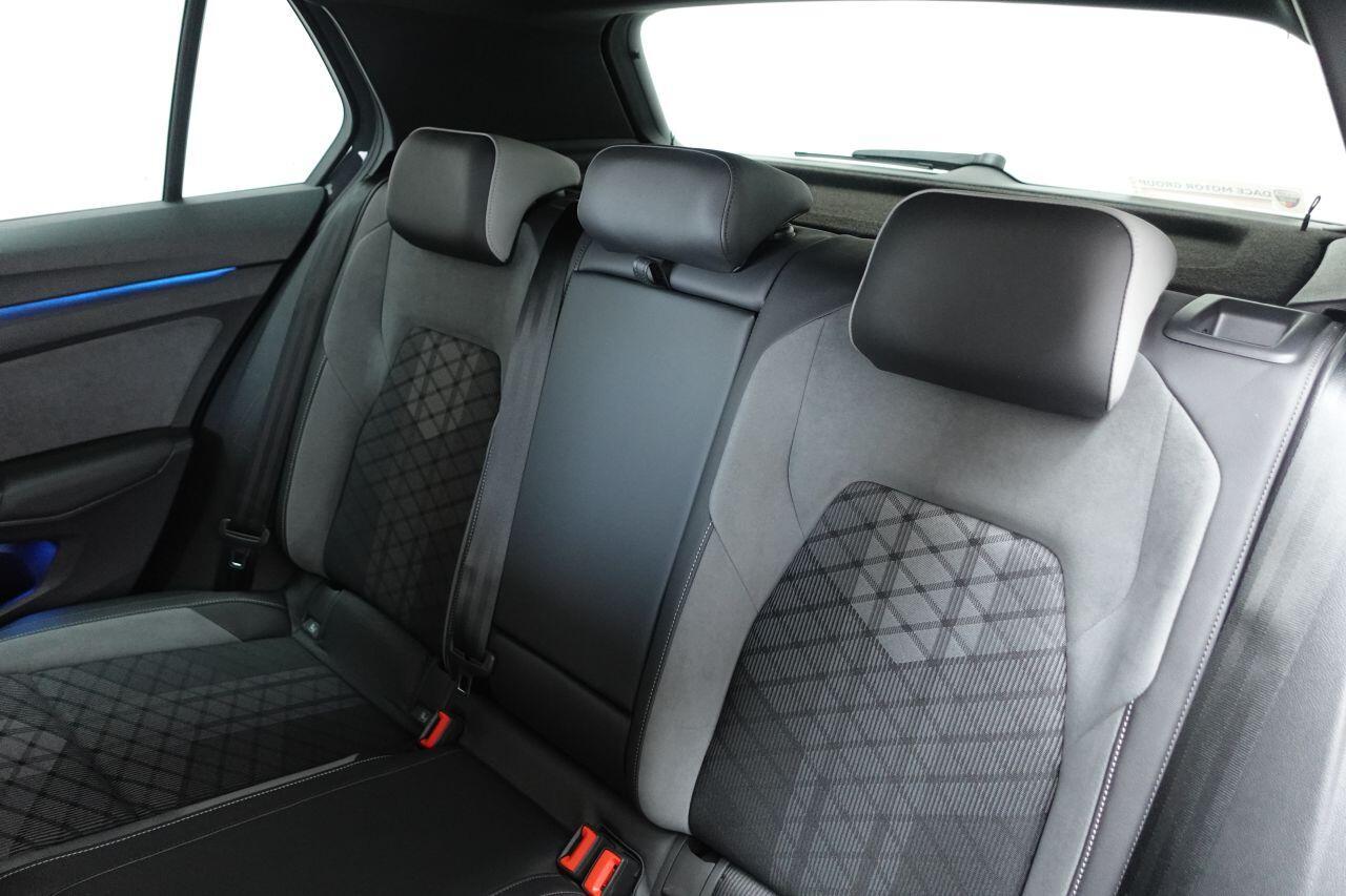 Volkswagen Golf - Image 20