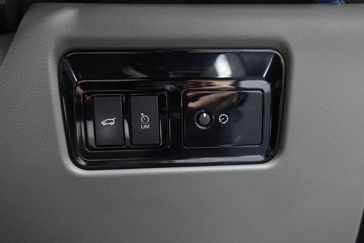 Jaguar F-Pace - Image 54