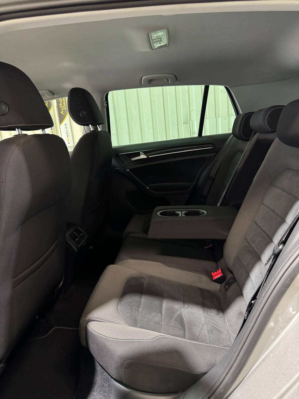 Volkswagen Golf - Image 24