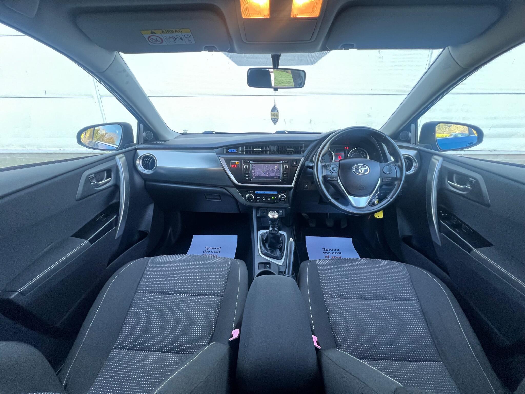 Toyota Auris - Image 25