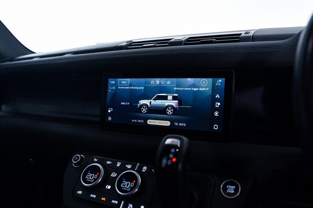 Land Rover Defender 90 - Image 22