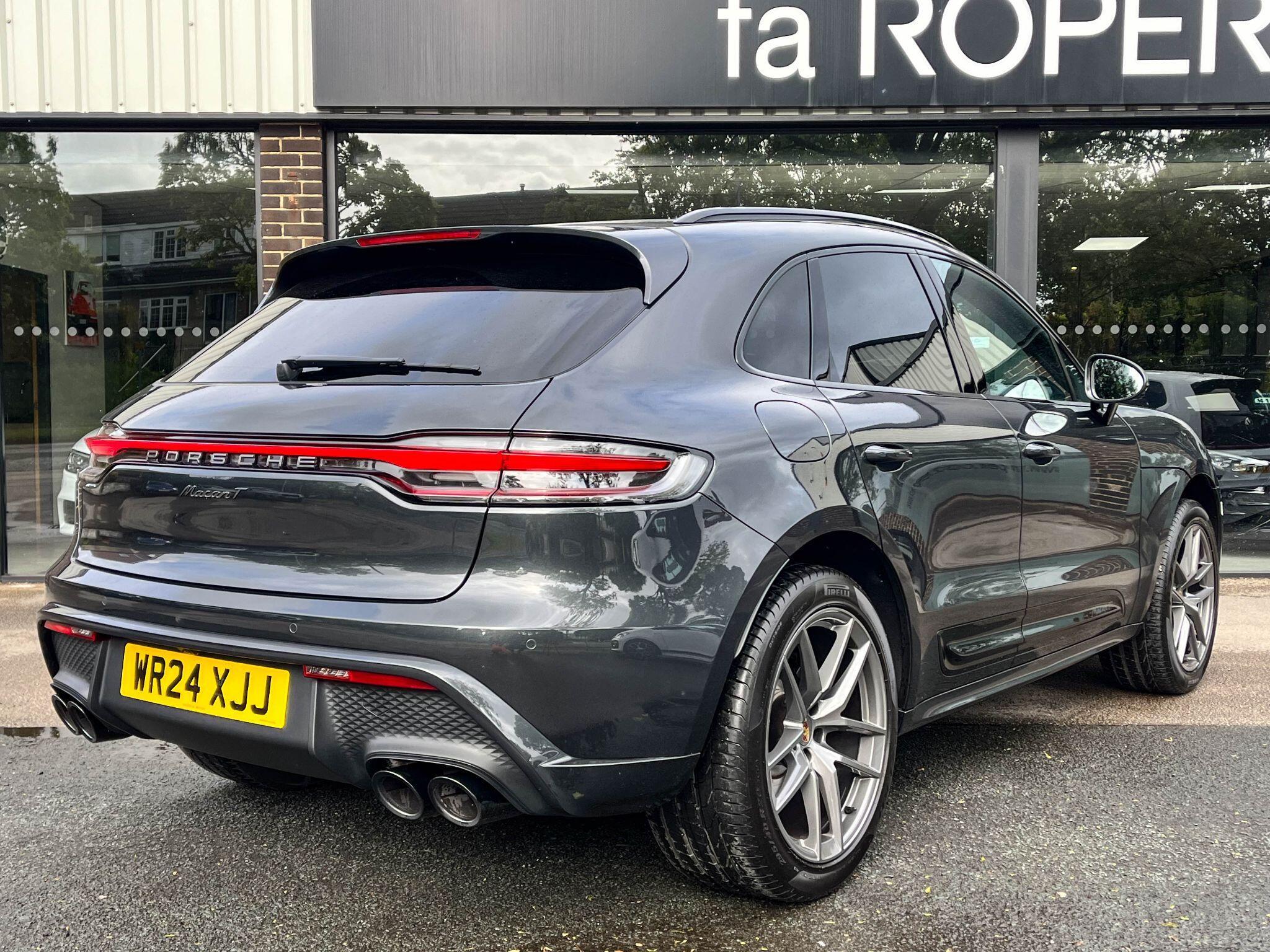 Porsche Macan - Image 27