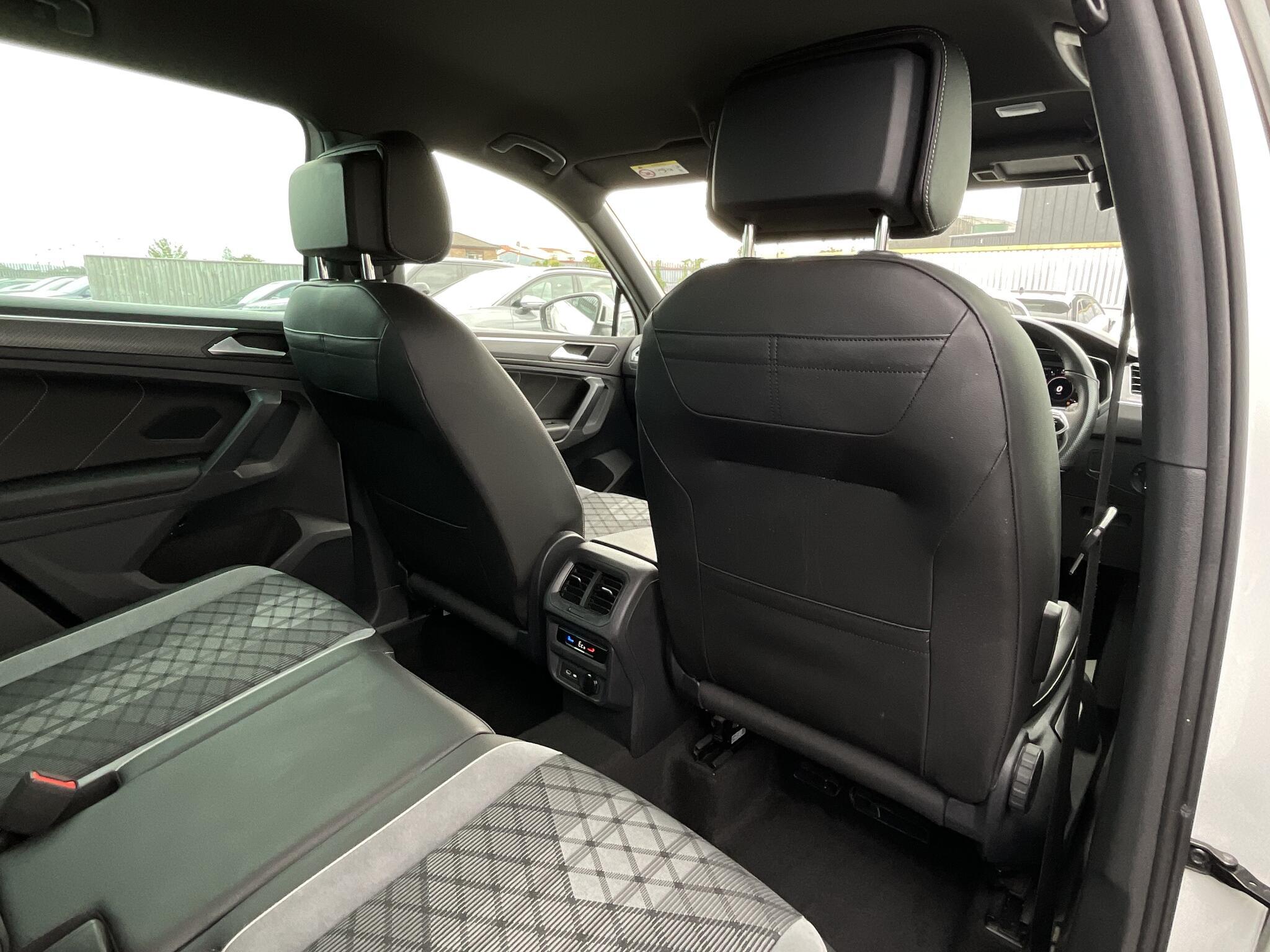 Volkswagen Tiguan - Image 8