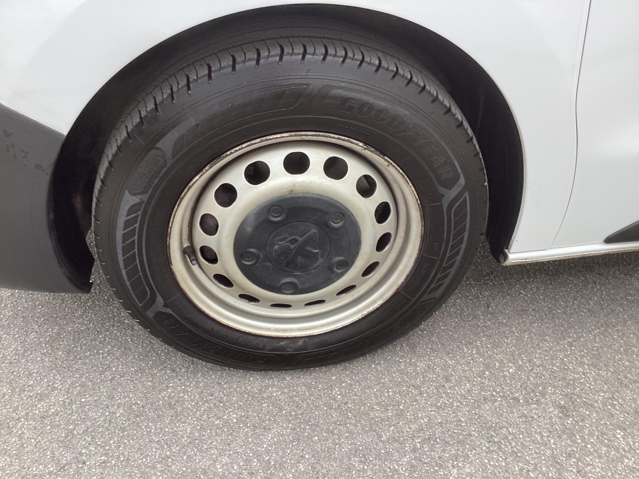 Peugeot Expert - Image 13