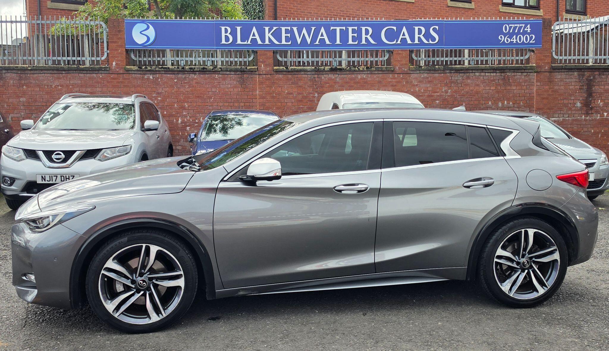 Infiniti Q30 - Image 4