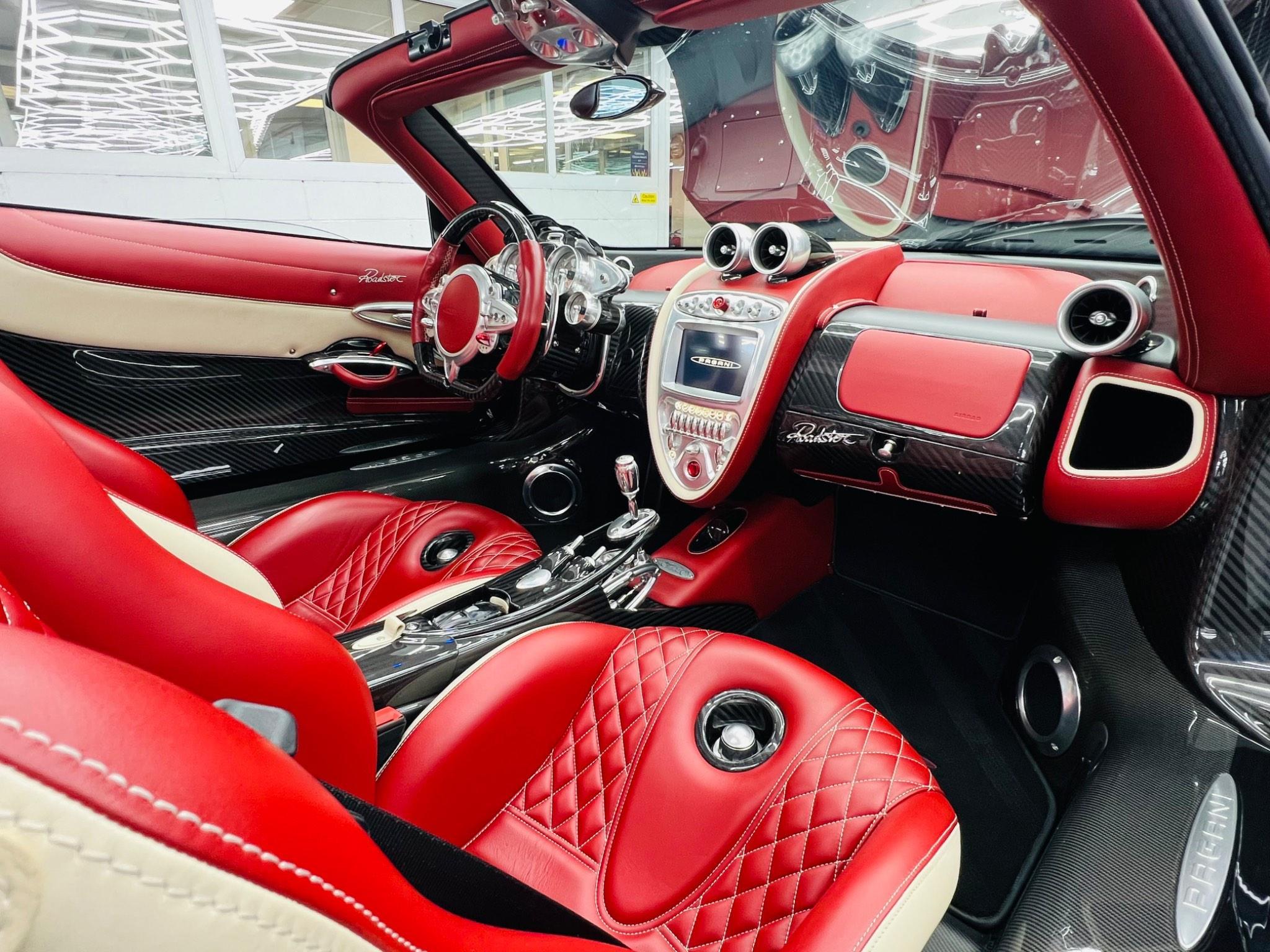 Pagani Huayra - Image 11