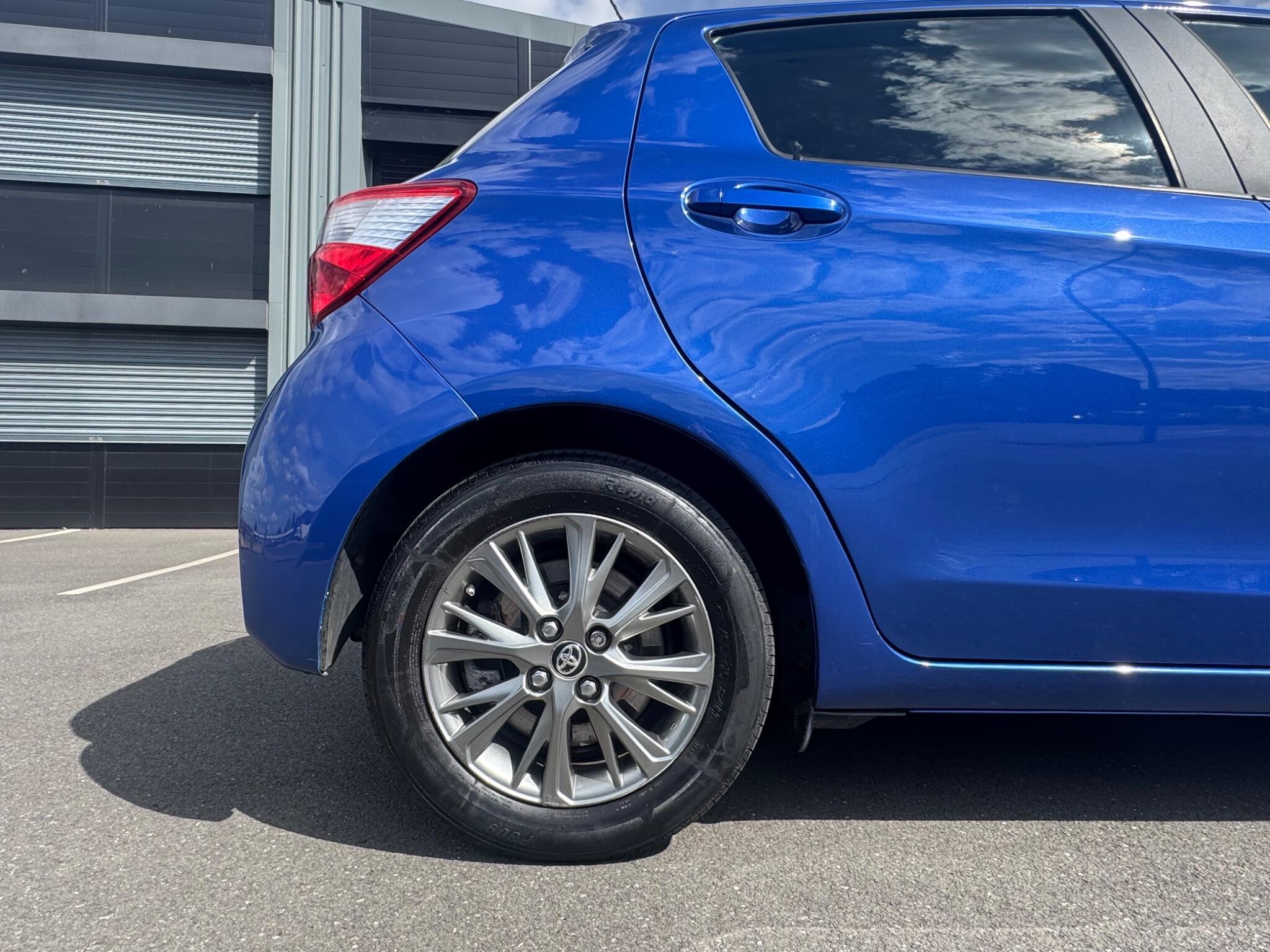 Toyota Yaris - Image 11