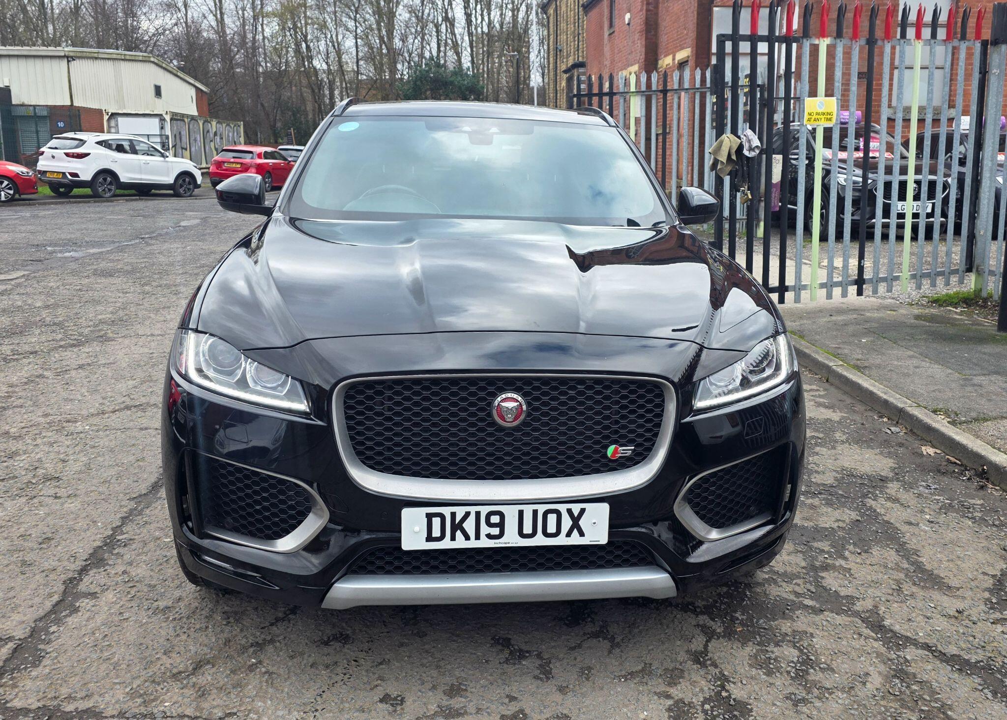 Jaguar F-Pace - Image 2