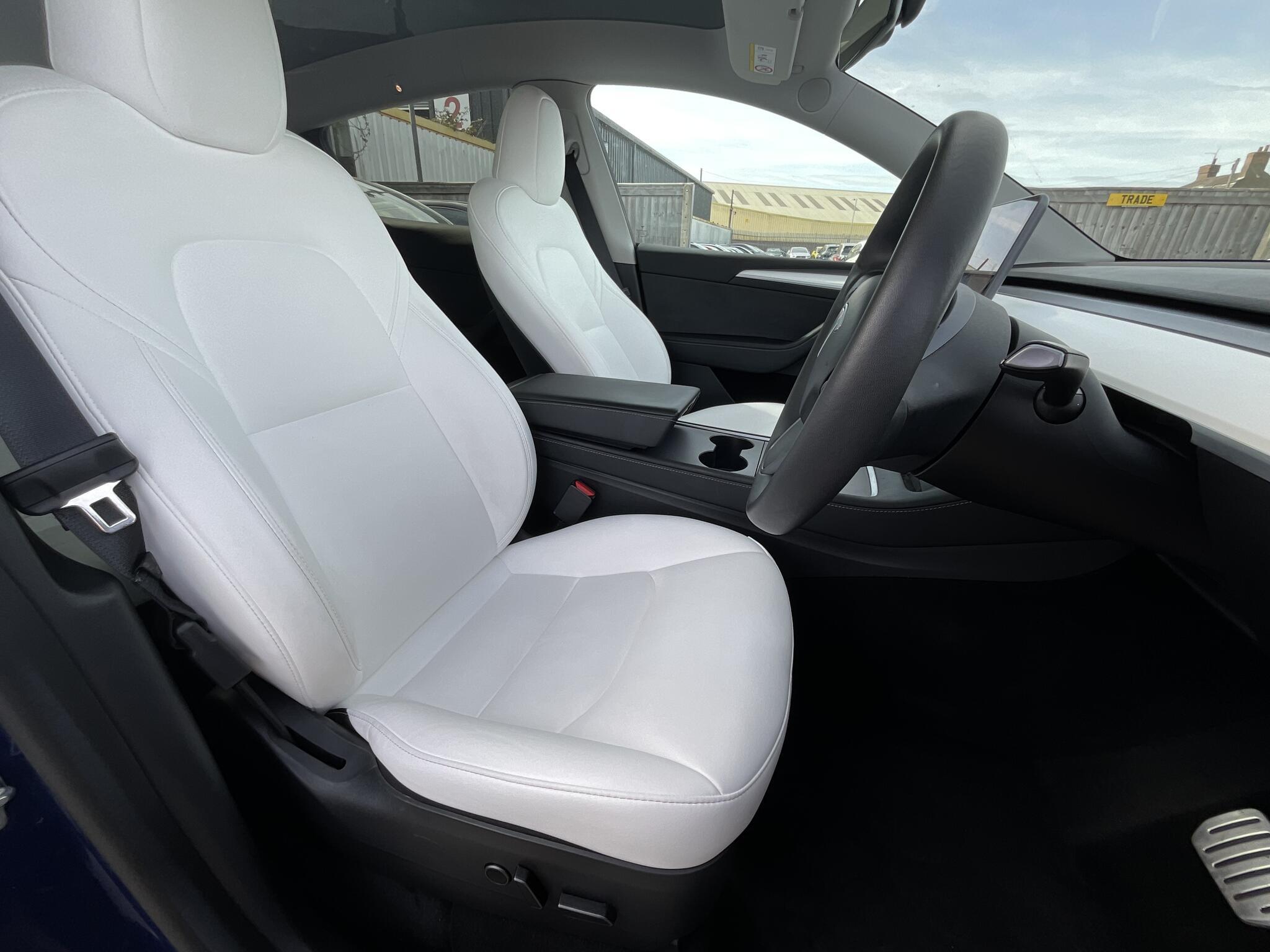 Tesla Model Y - Image 9
