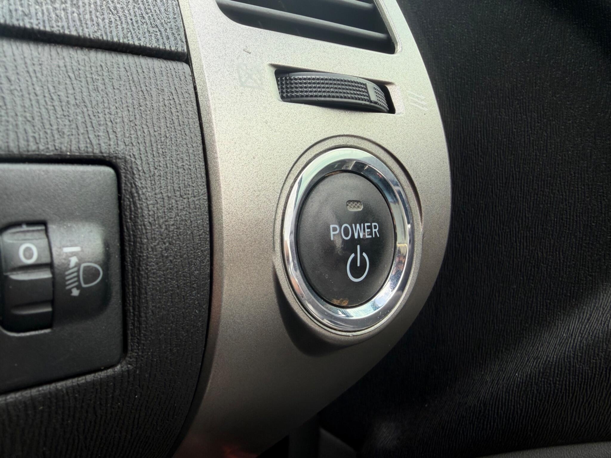 Toyota Prius - Image 13