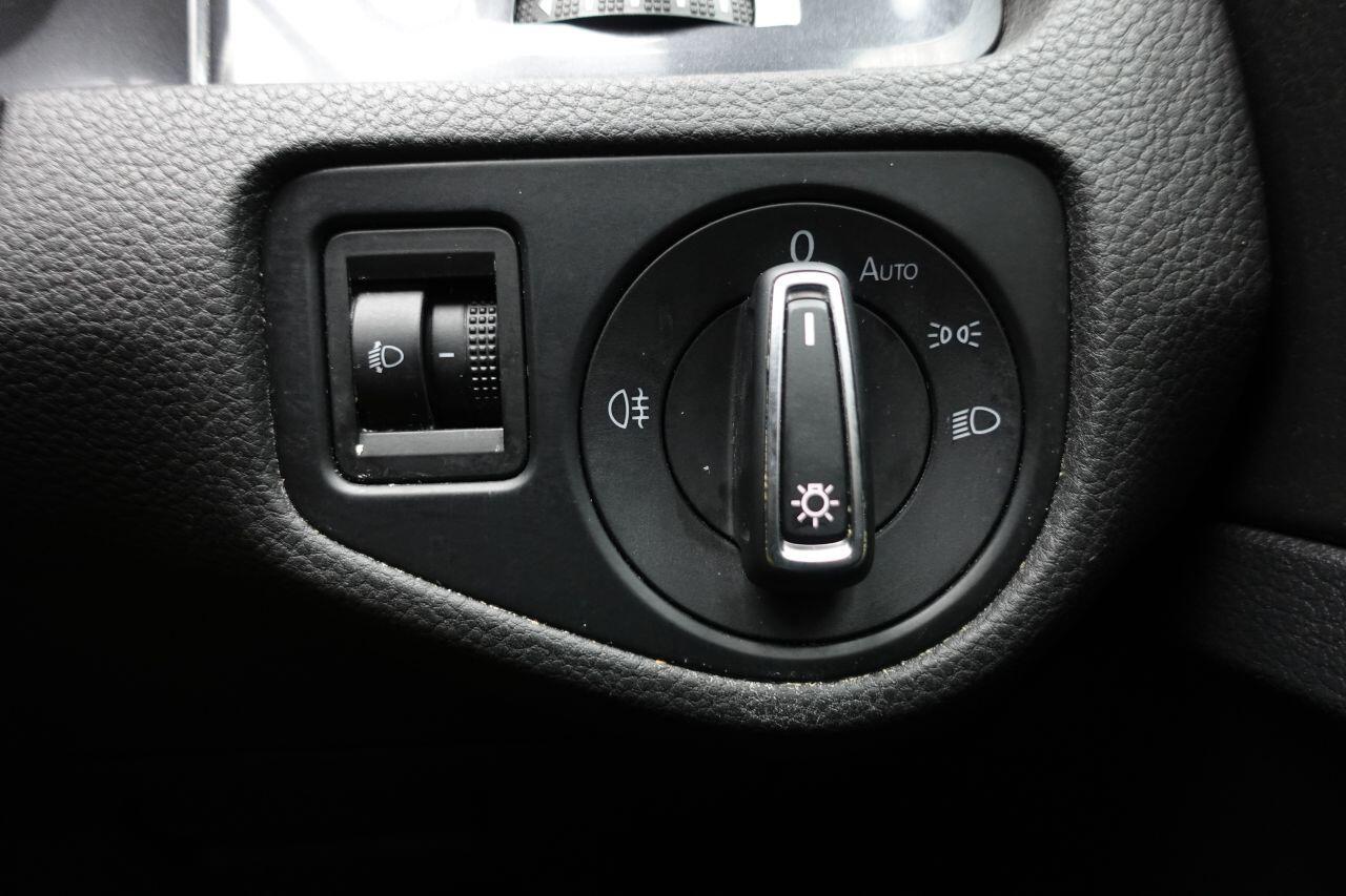 Volkswagen Golf - Image 47