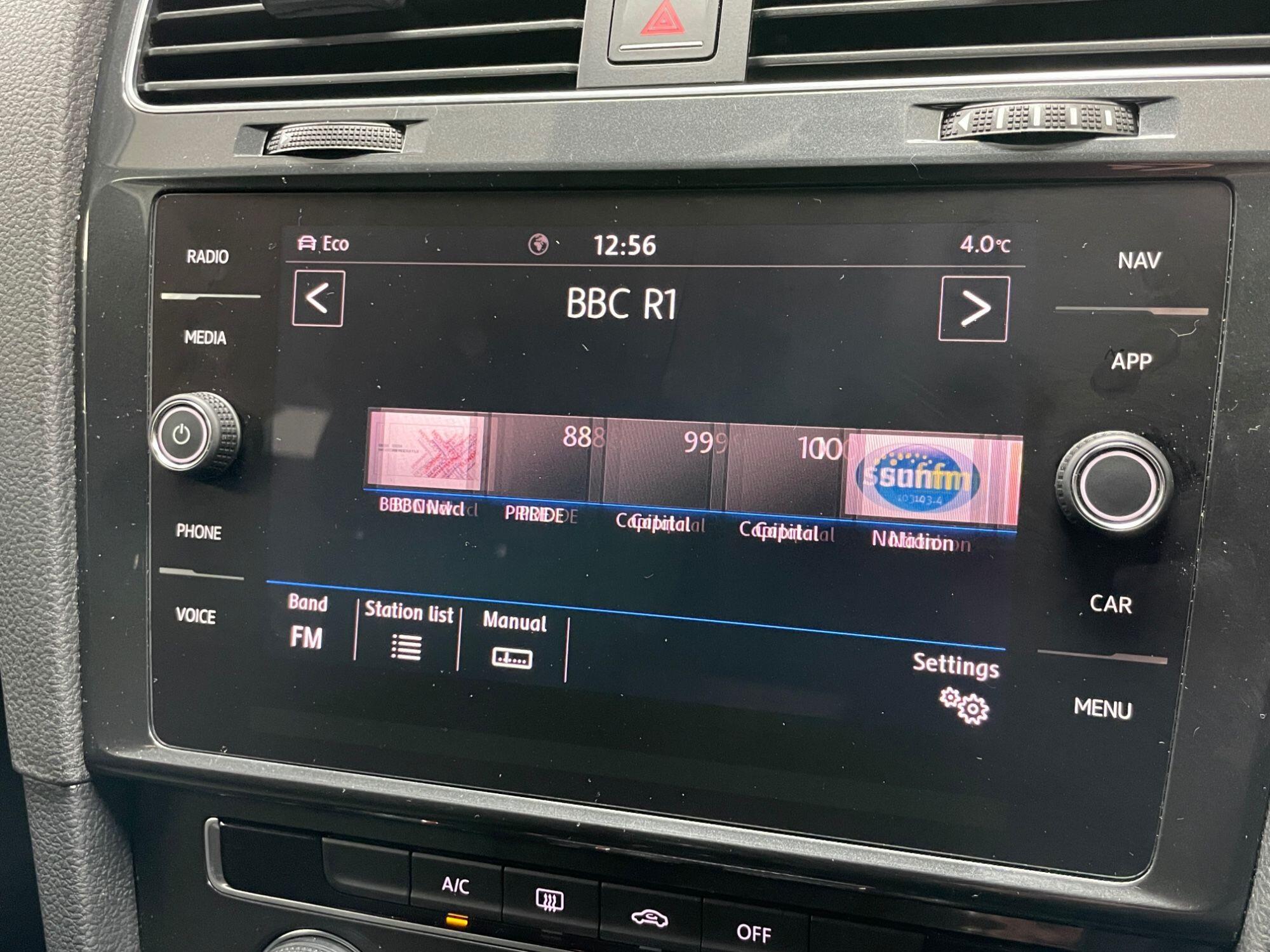 Volkswagen Golf - Image 41