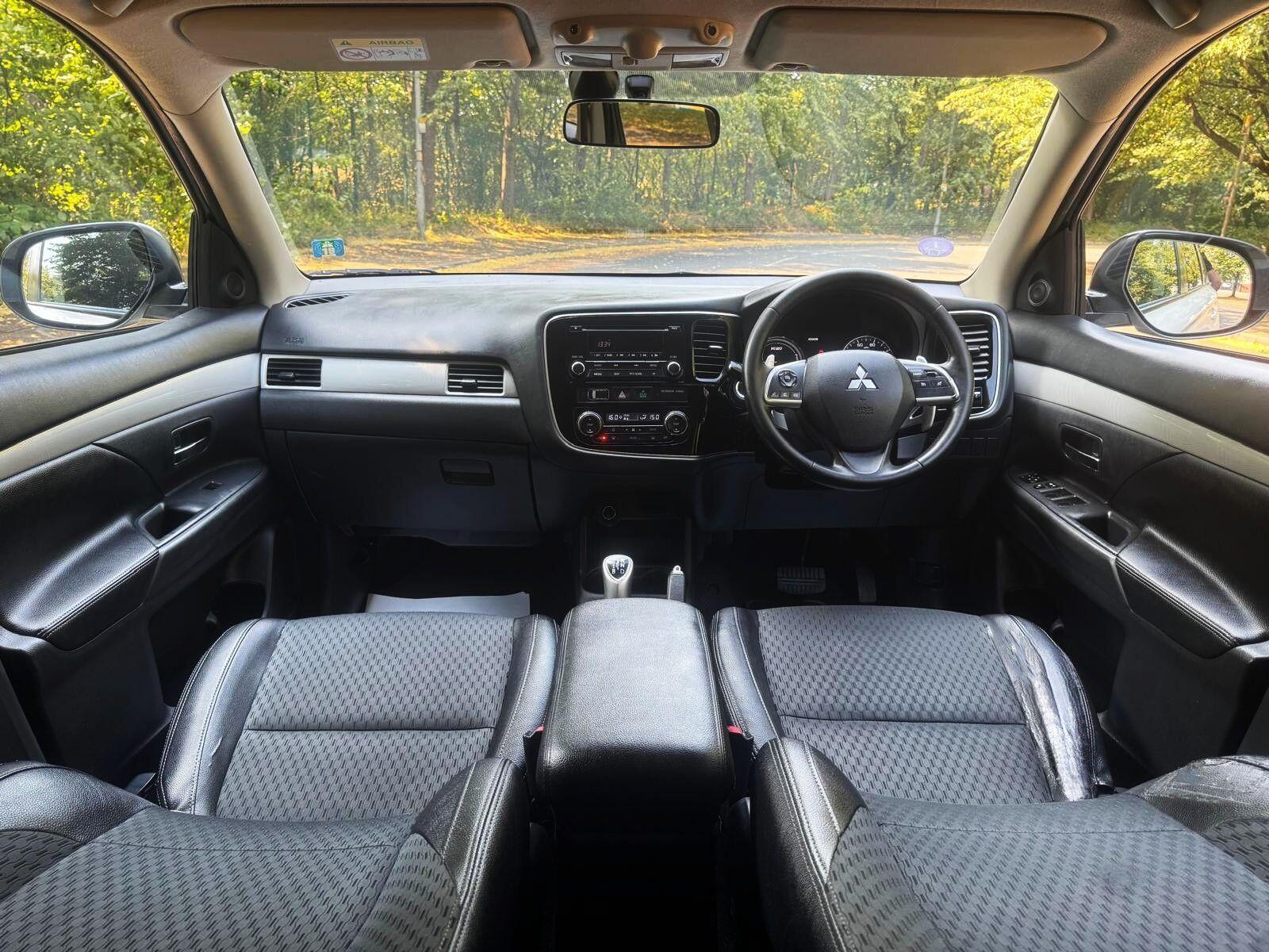 Mitsubishi Outlander - Image 16