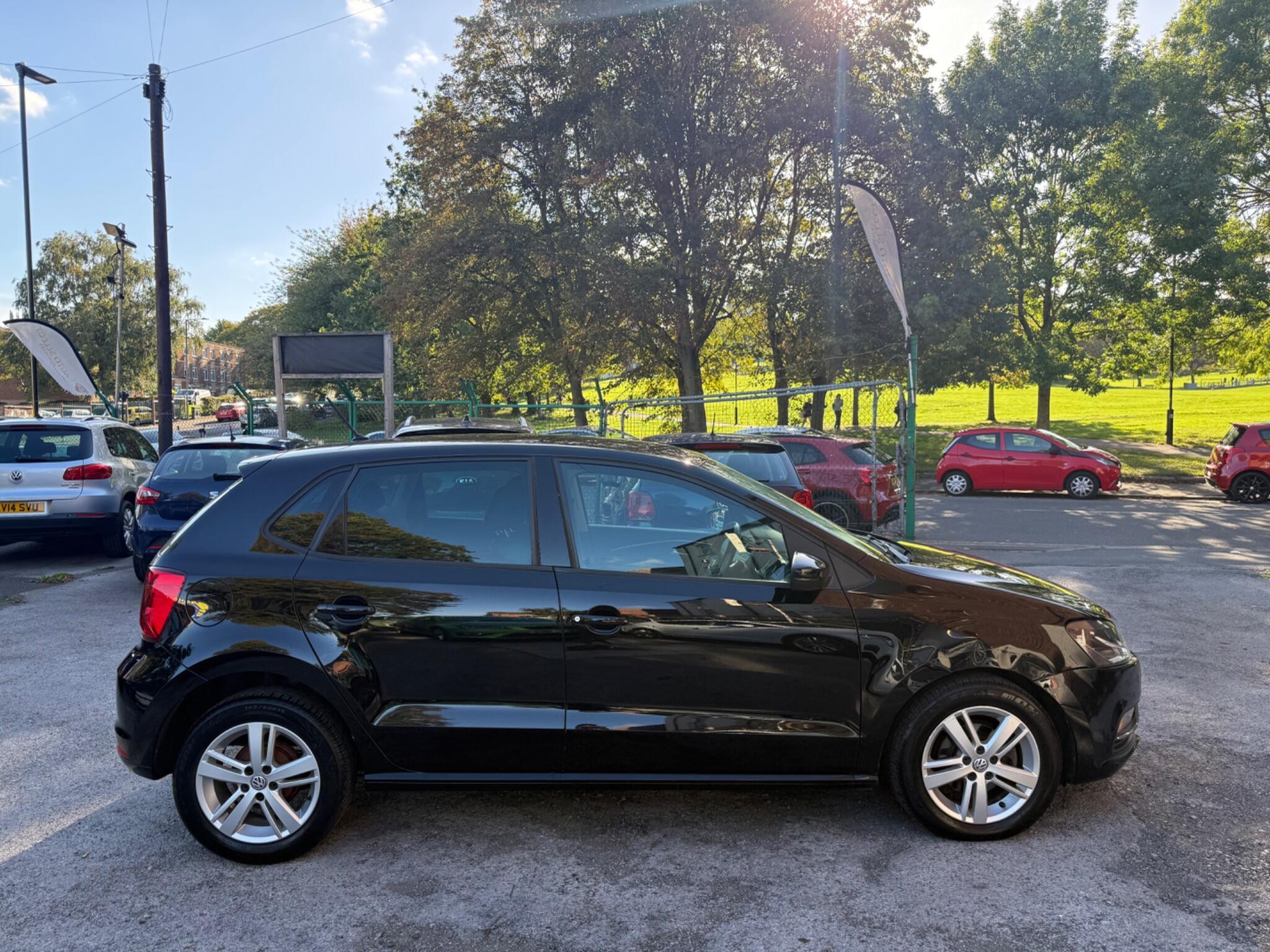 Volkswagen Polo - Image 8