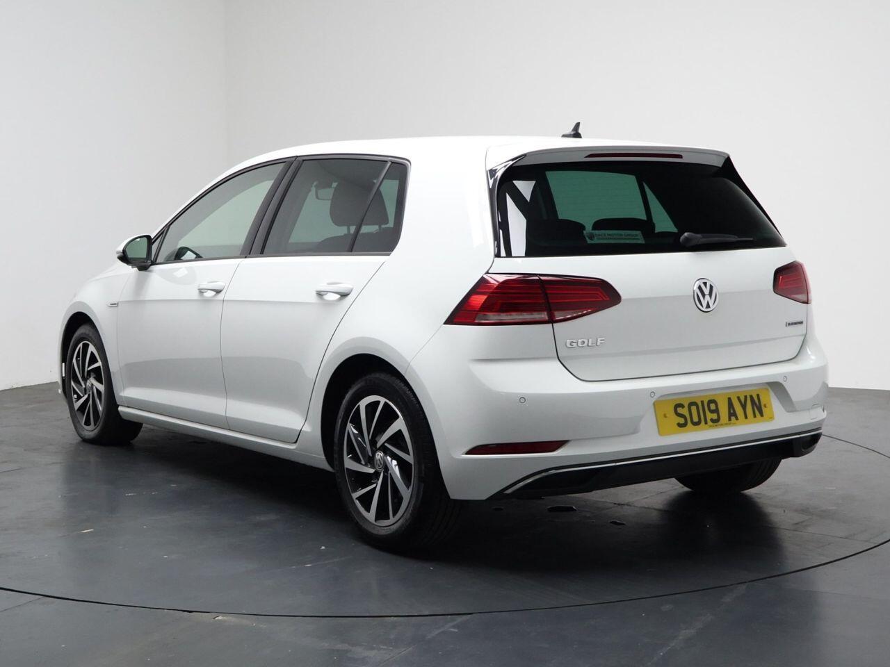 Volkswagen Golf - Image 9