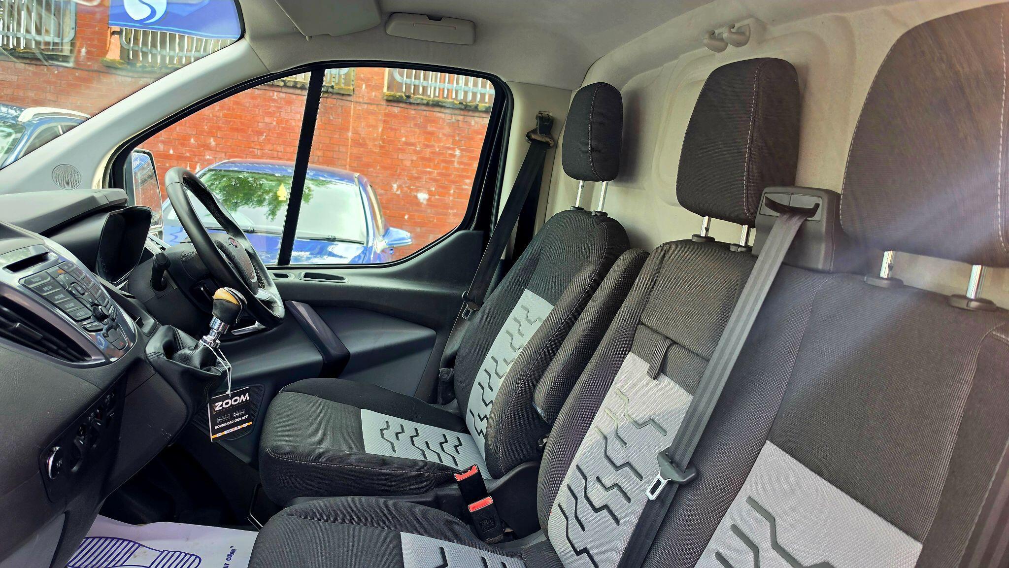 Ford Transit Custom - Image 14
