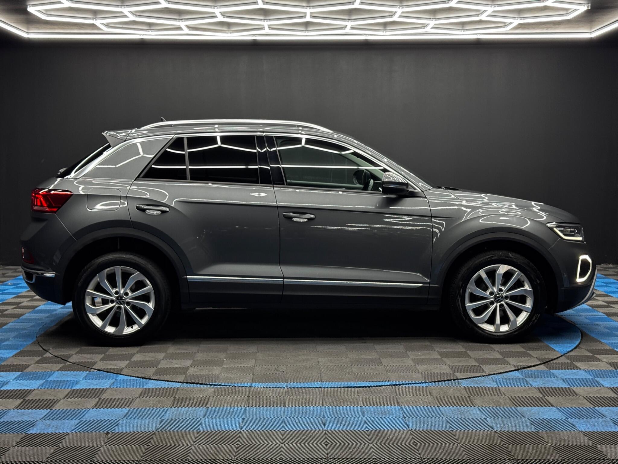 Volkswagen T-Roc - Image 4