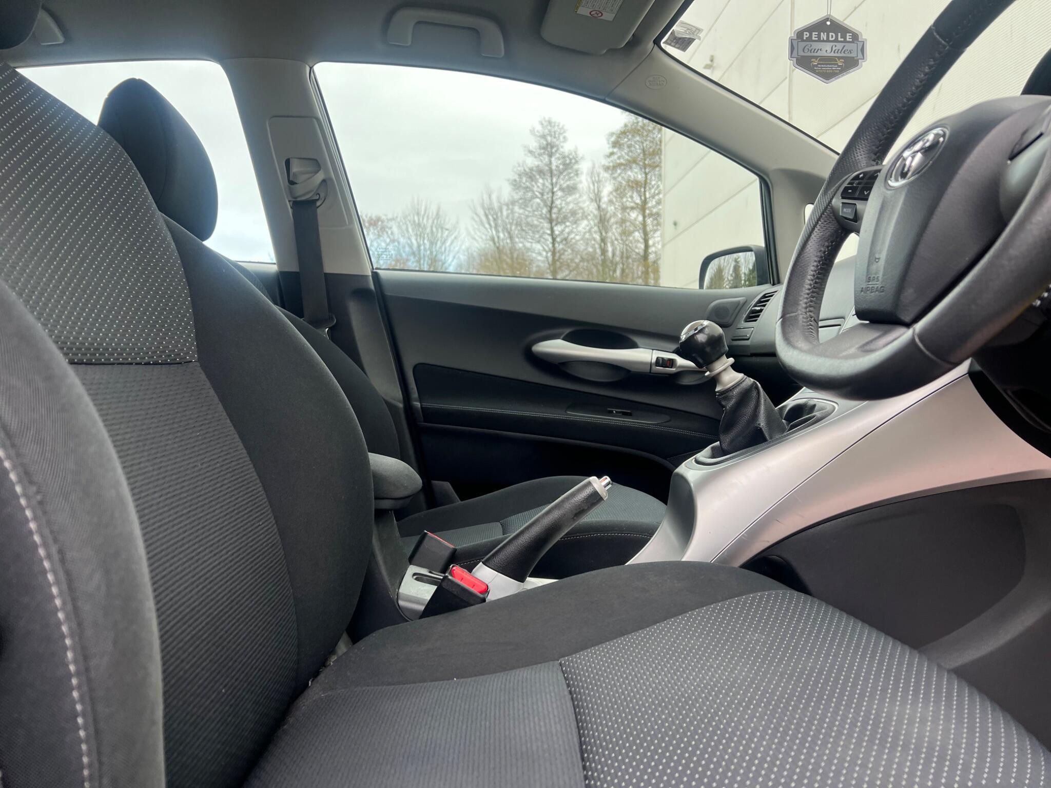 Toyota Auris - Image 13