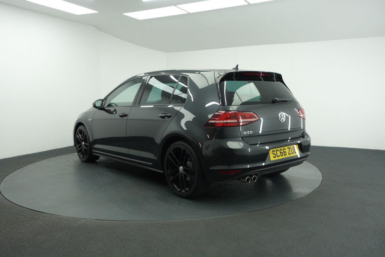 Volkswagen Golf - Image 12