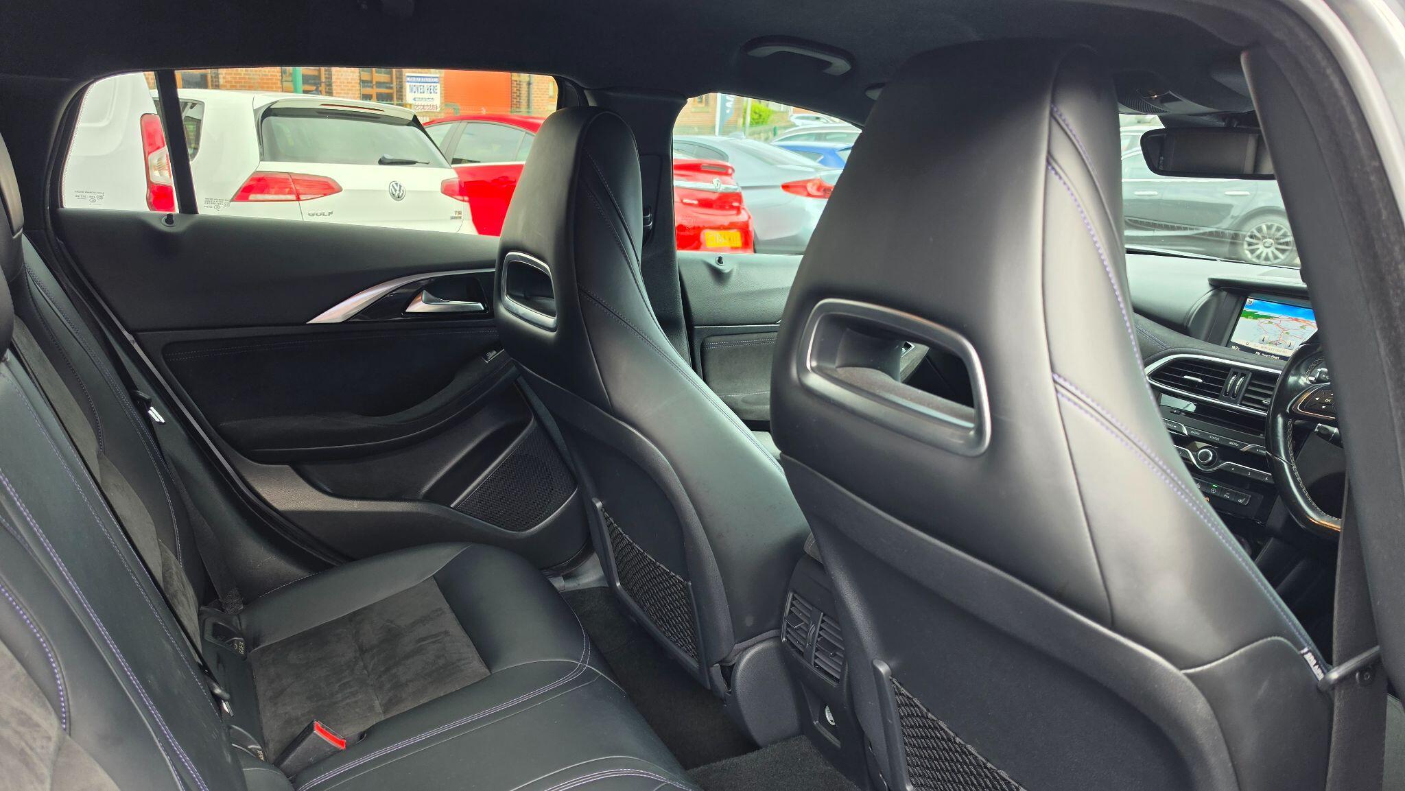 Infiniti Q30 - Image 18