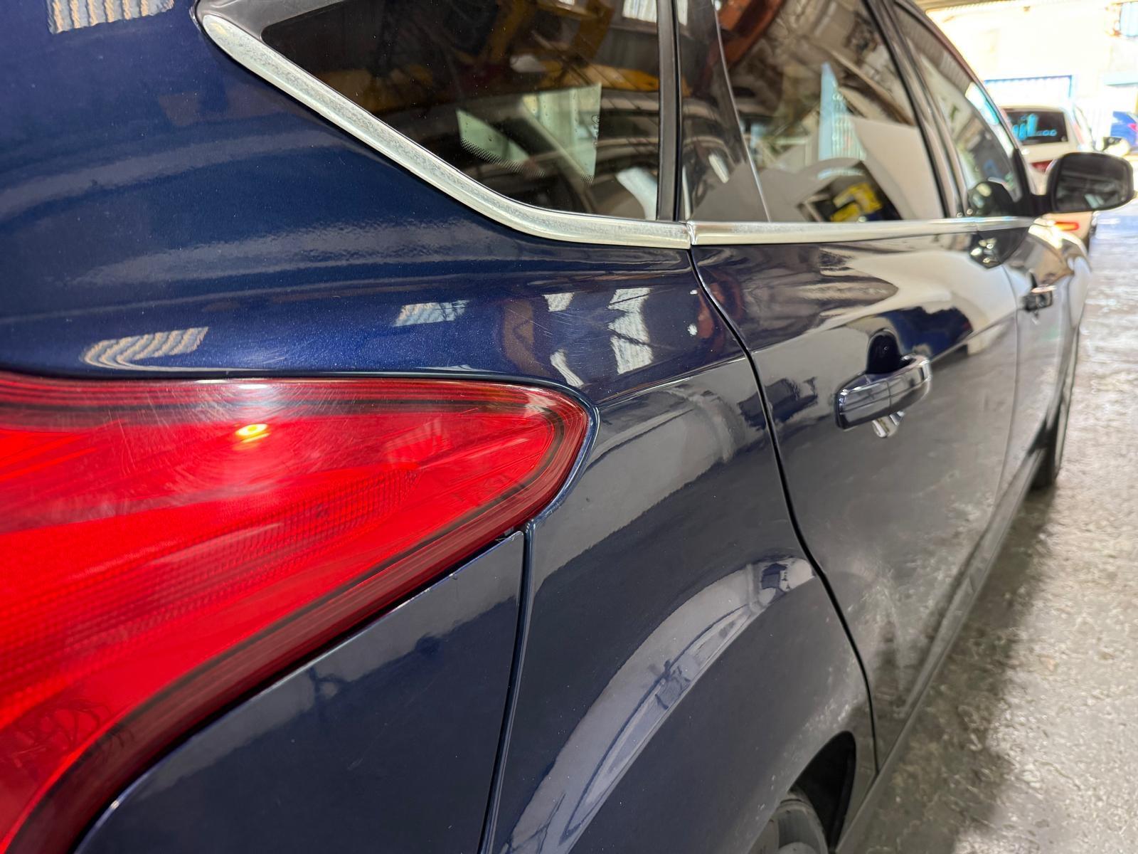 Ford Focus - Image 18