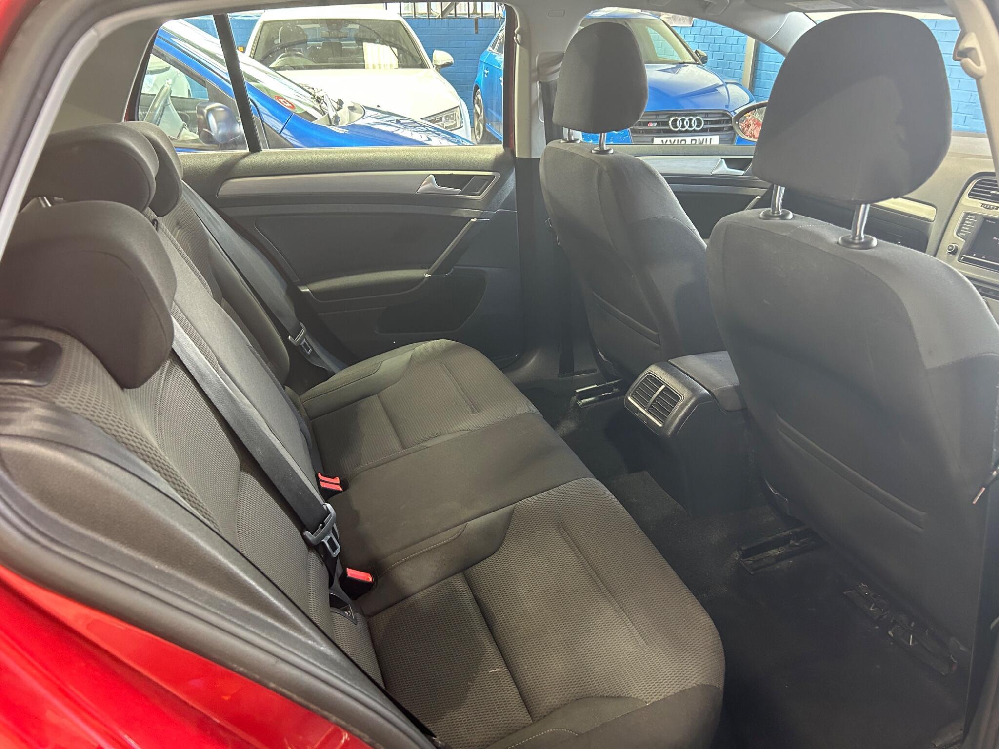 Volkswagen Golf - Image 13