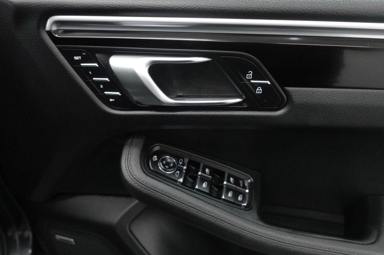 Porsche Macan - Image 11