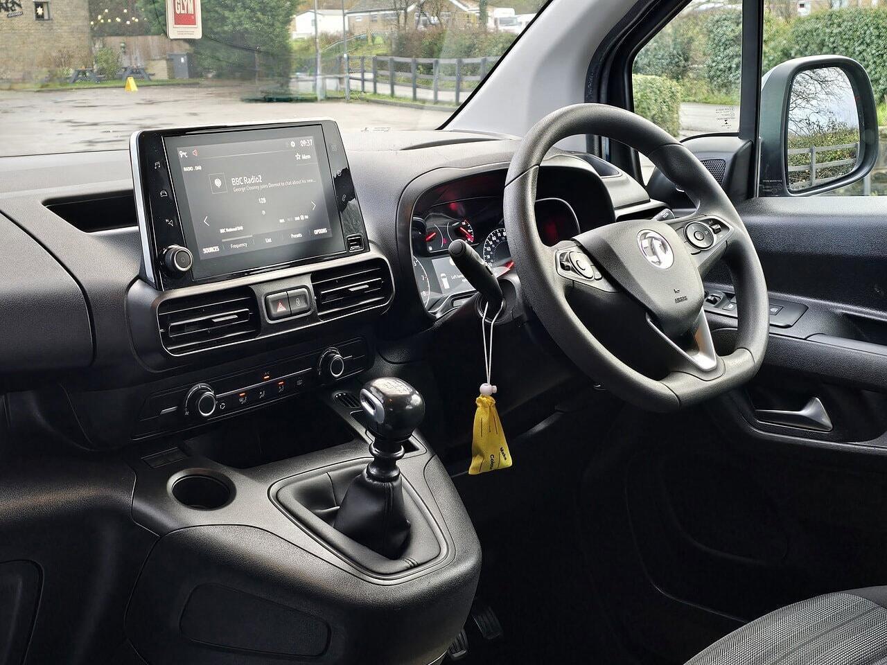 Vauxhall Combo Life - Image 2