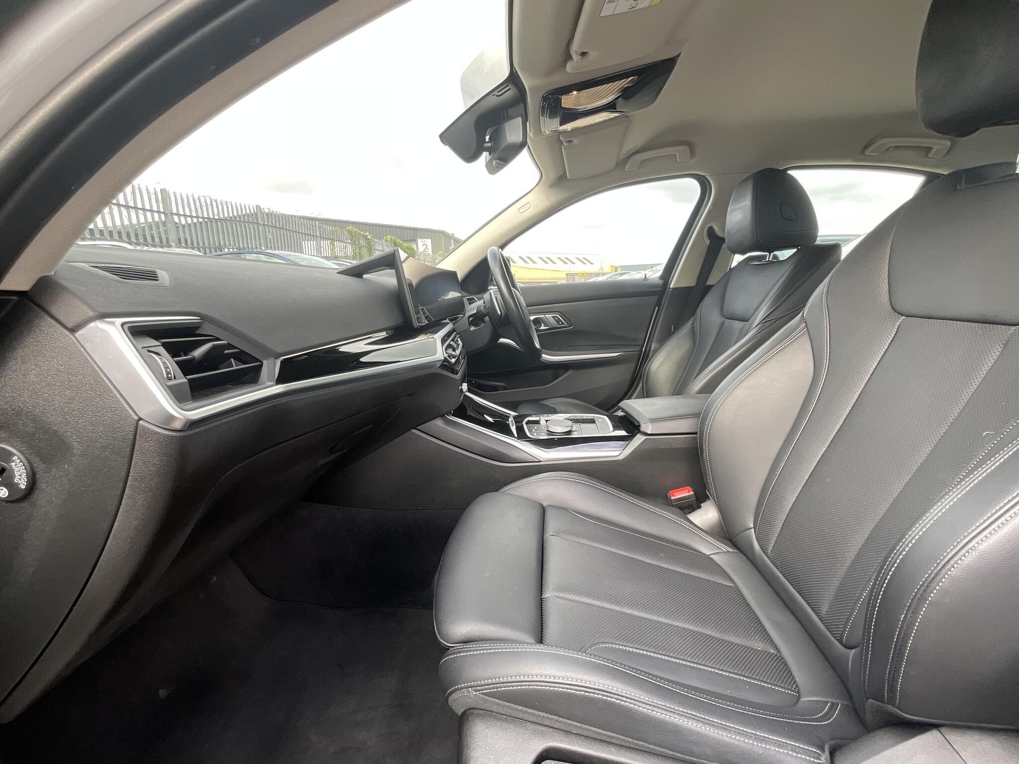 BMW 3 Series - Image 18