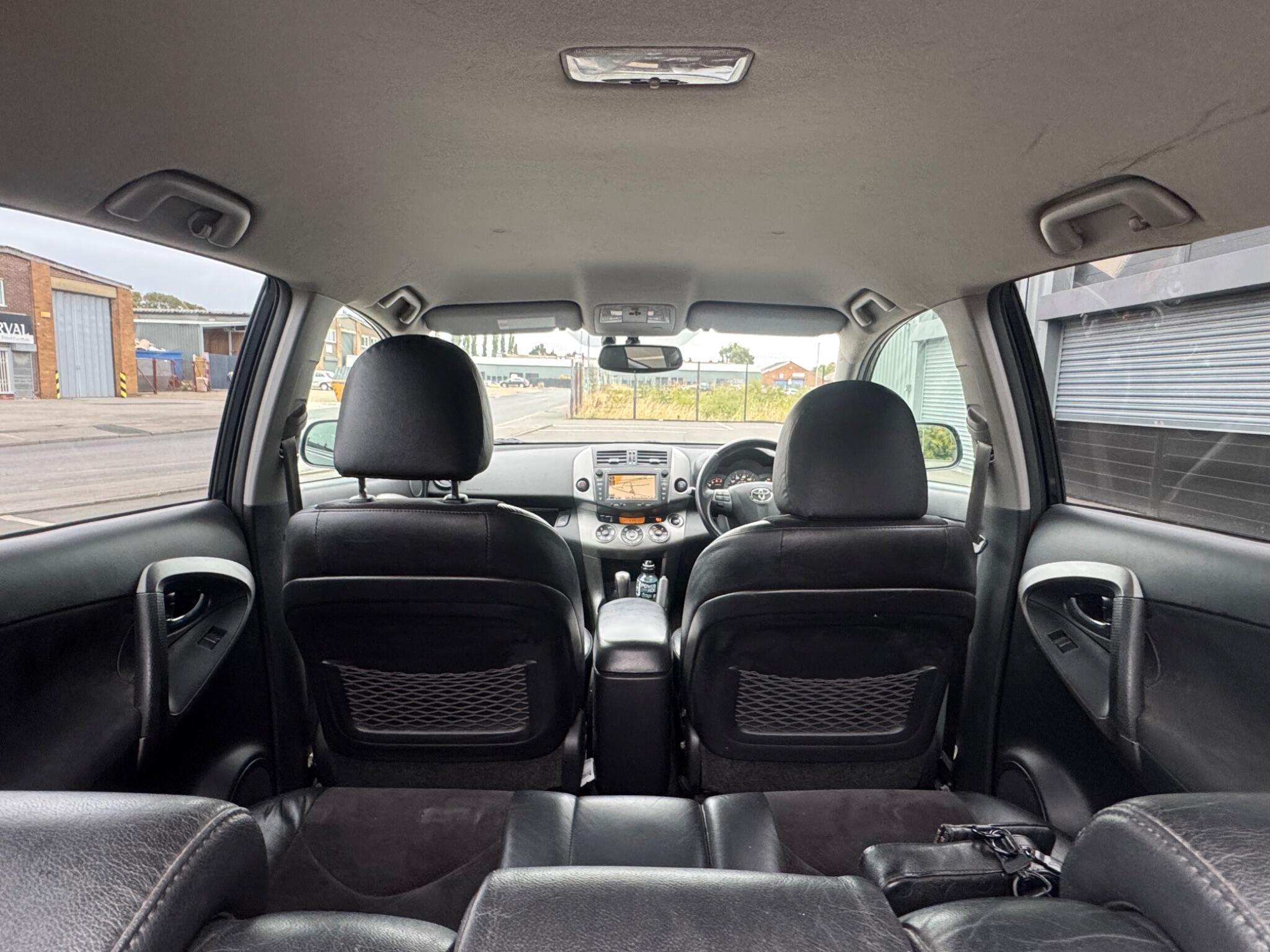 Toyota RAV4 - Image 17