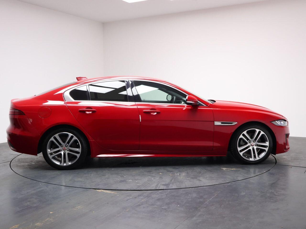 Jaguar XE - Image 14