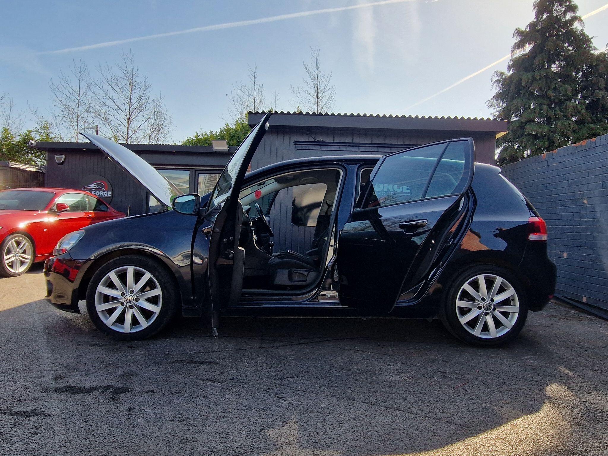 Volkswagen Golf - Image 21