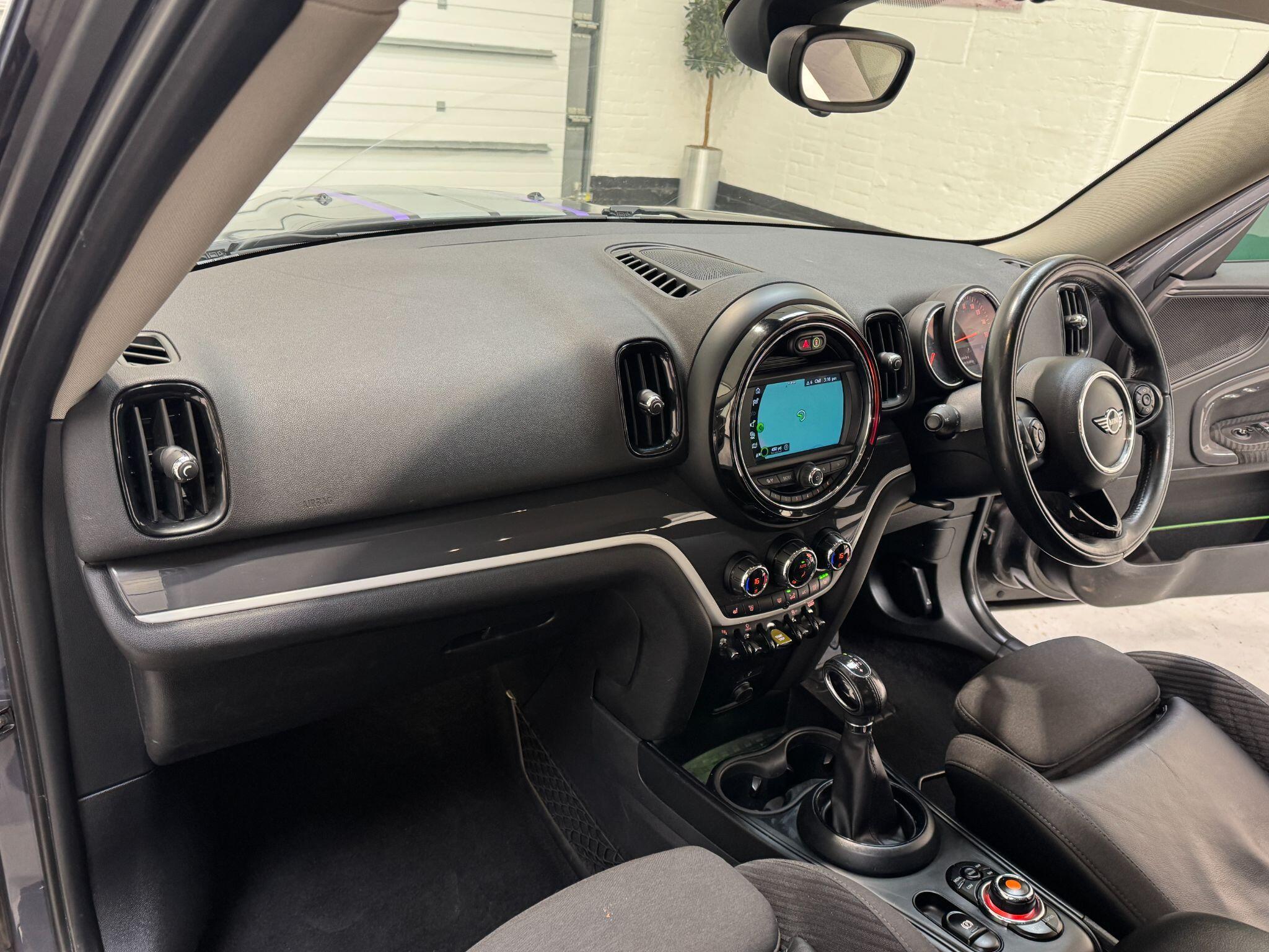 MINI Countryman - Image 33