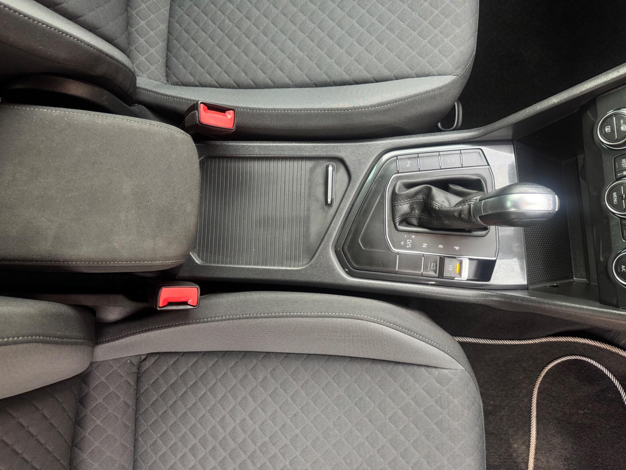 Volkswagen Tiguan - Image 28