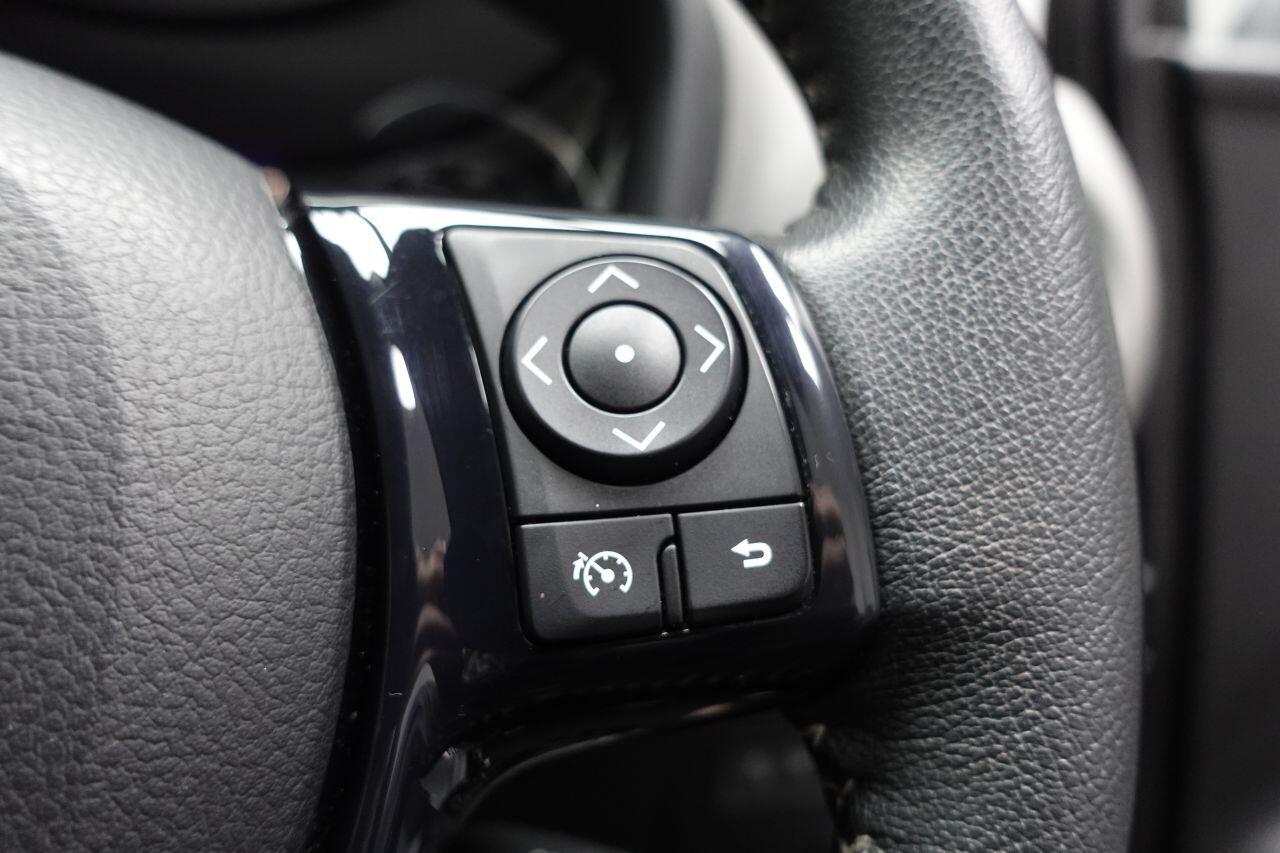 Toyota Yaris - Image 29