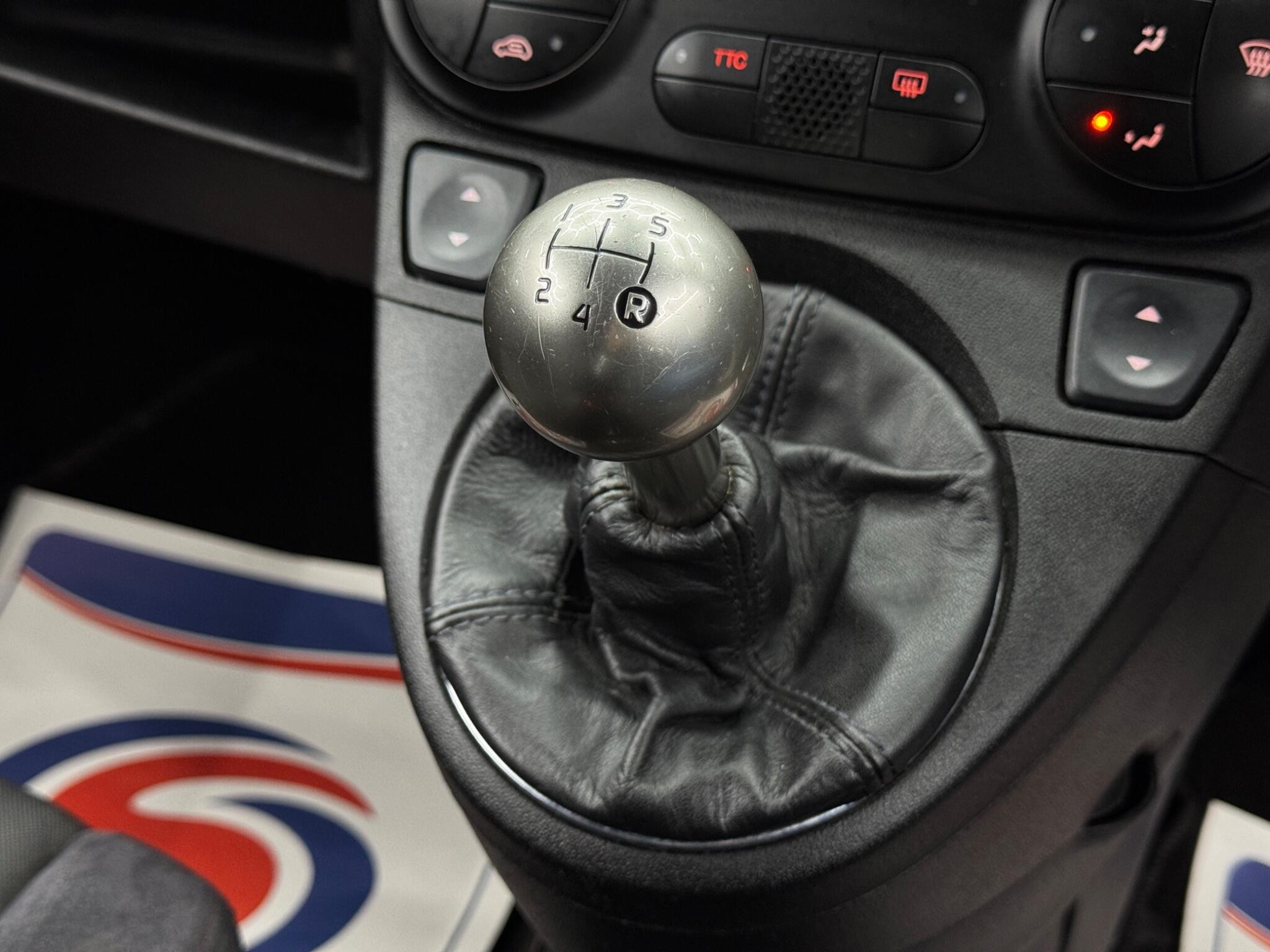 Abarth 595 - Image 21