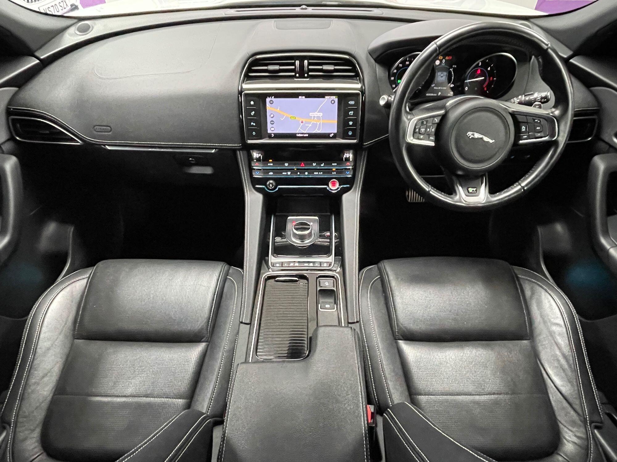 Jaguar F-Pace - Image 2