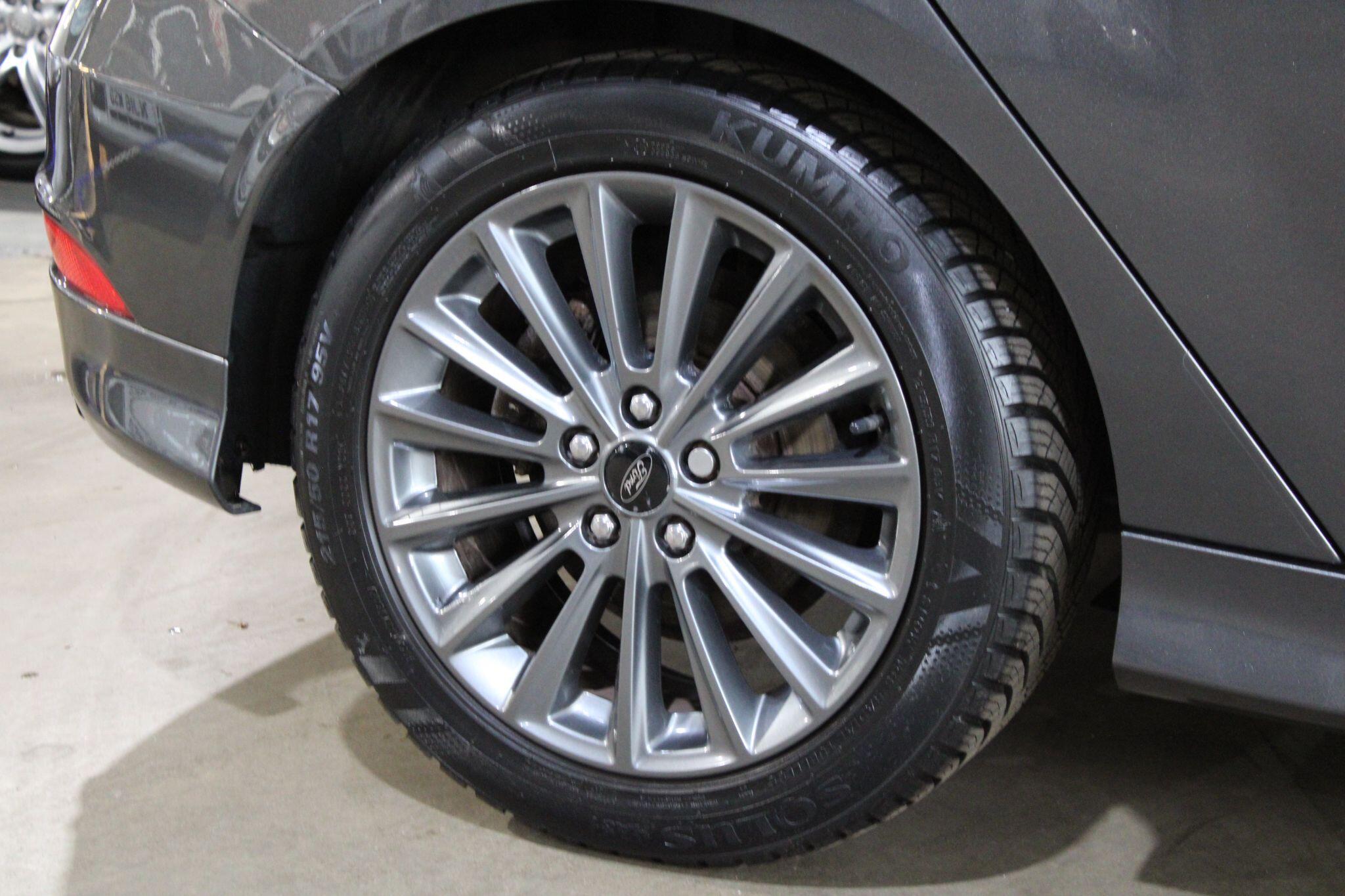 Ford Focus - Image 28