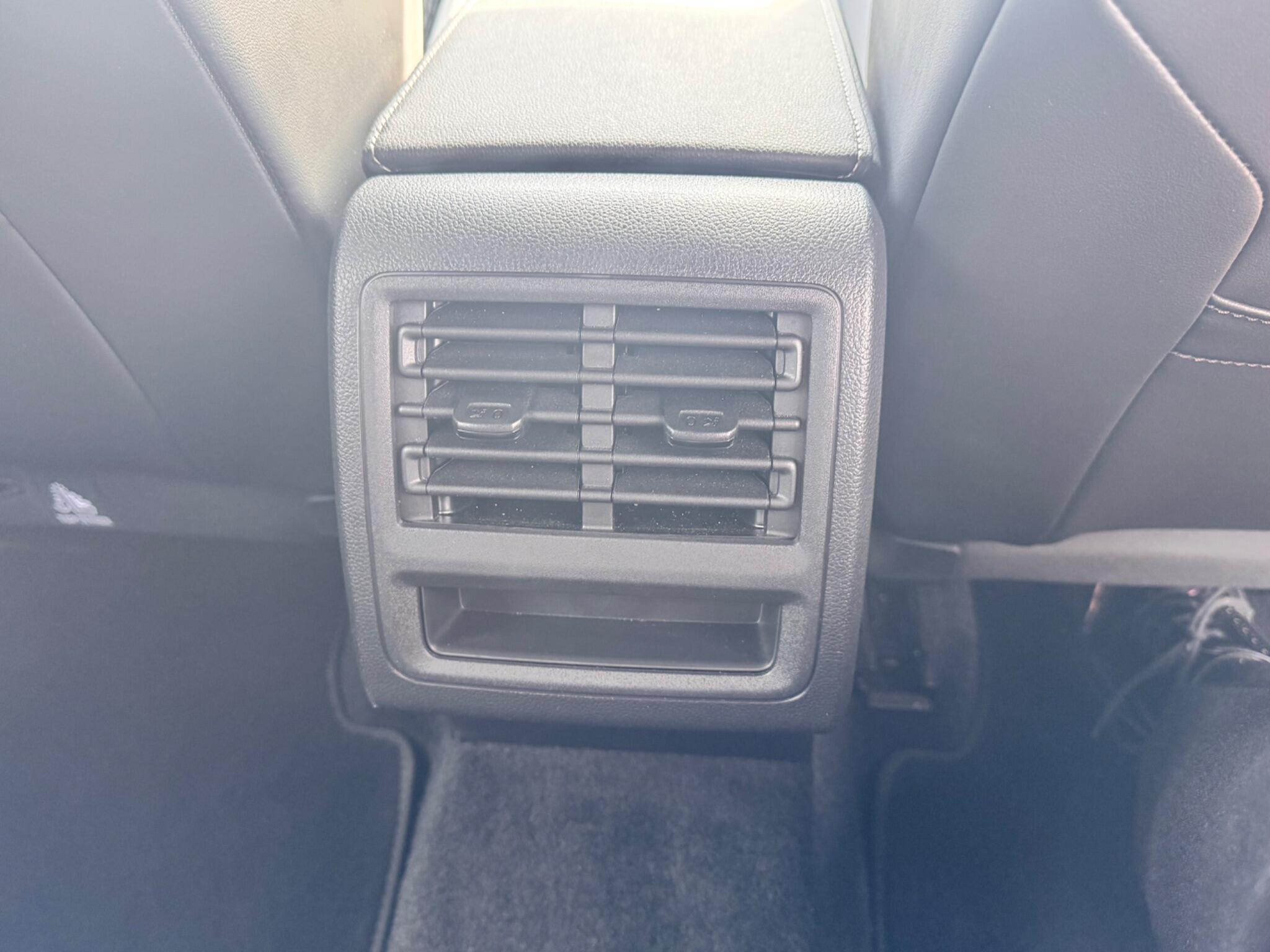 Volkswagen Golf - Image 12