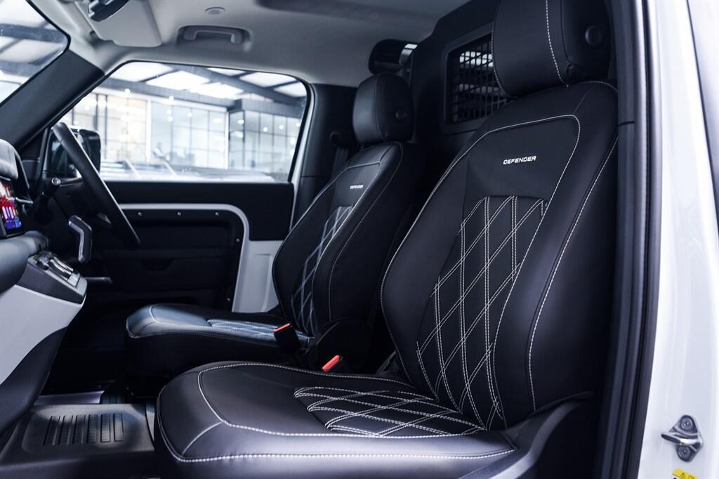 Land Rover Defender 90 - Image 4