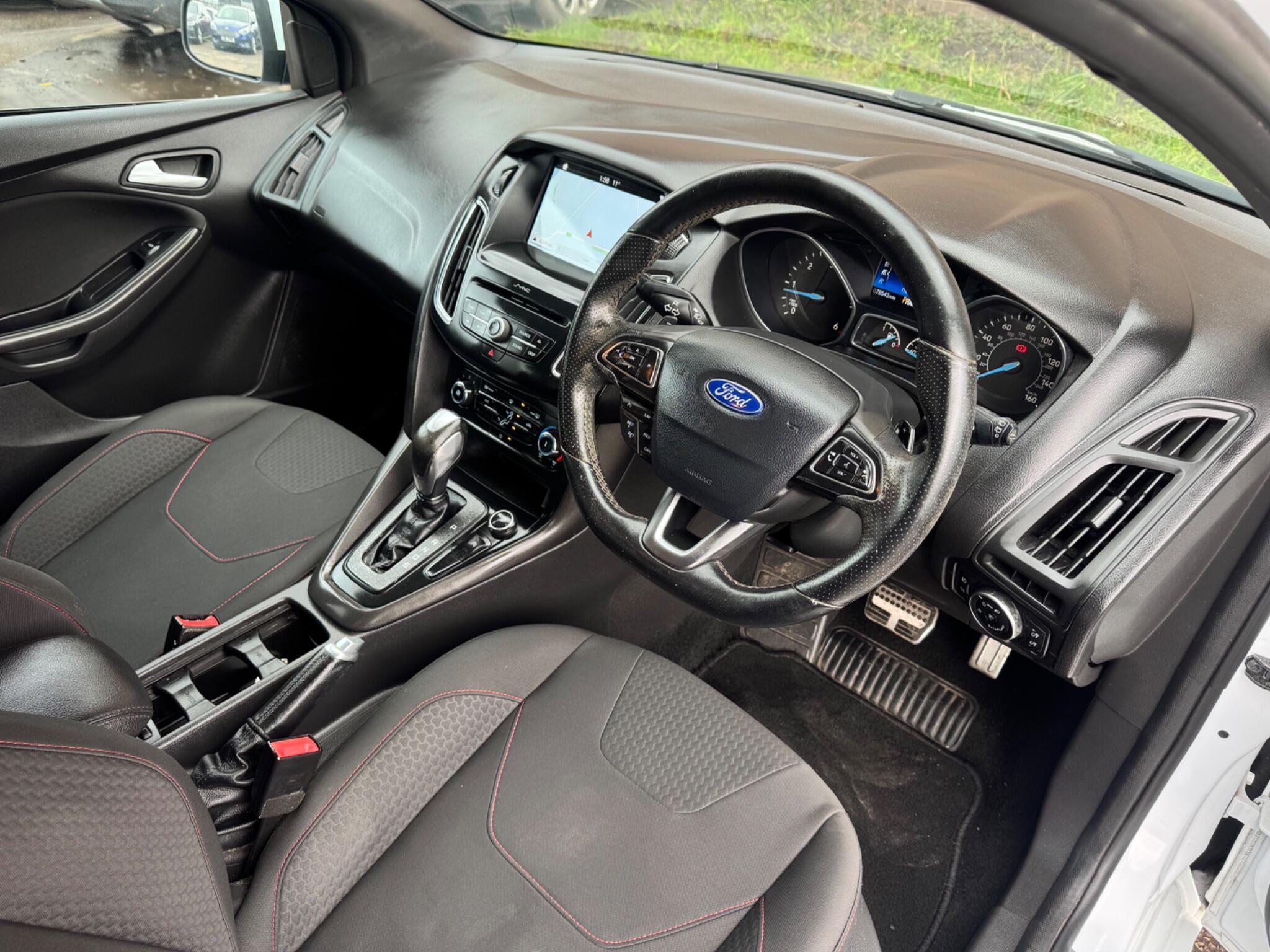 Ford Focus - Image 48