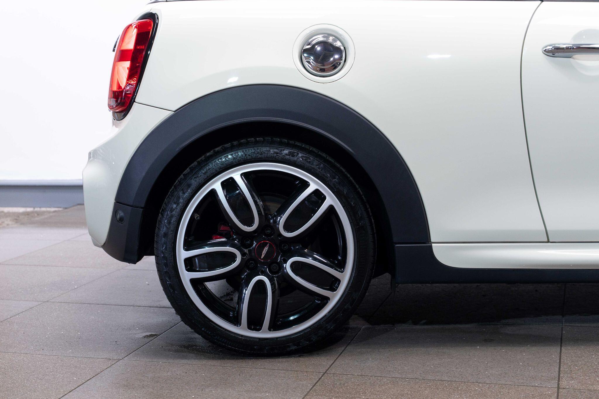 MINI Hatch - Image 27