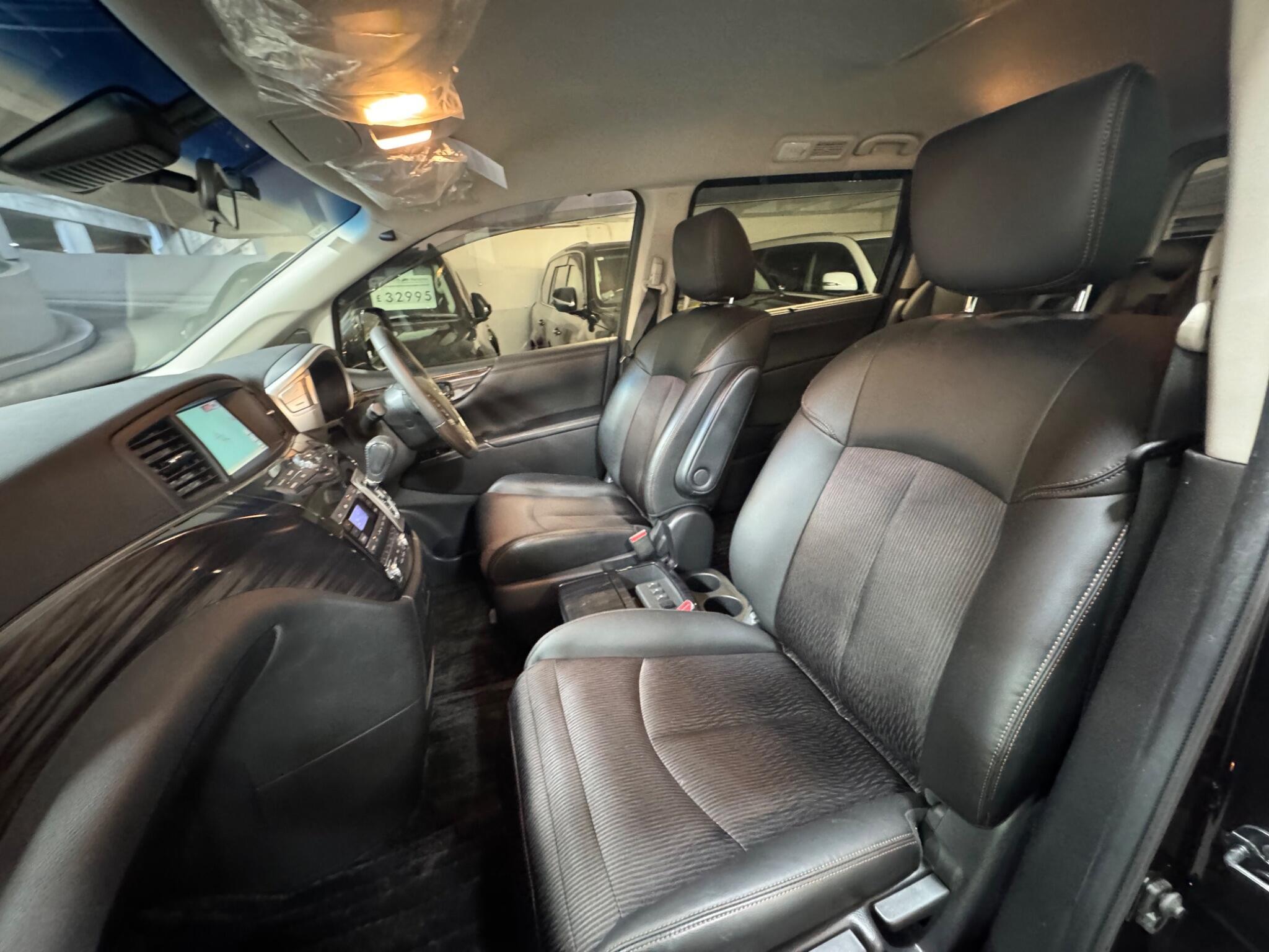 Nissan Elgrand - Image 9