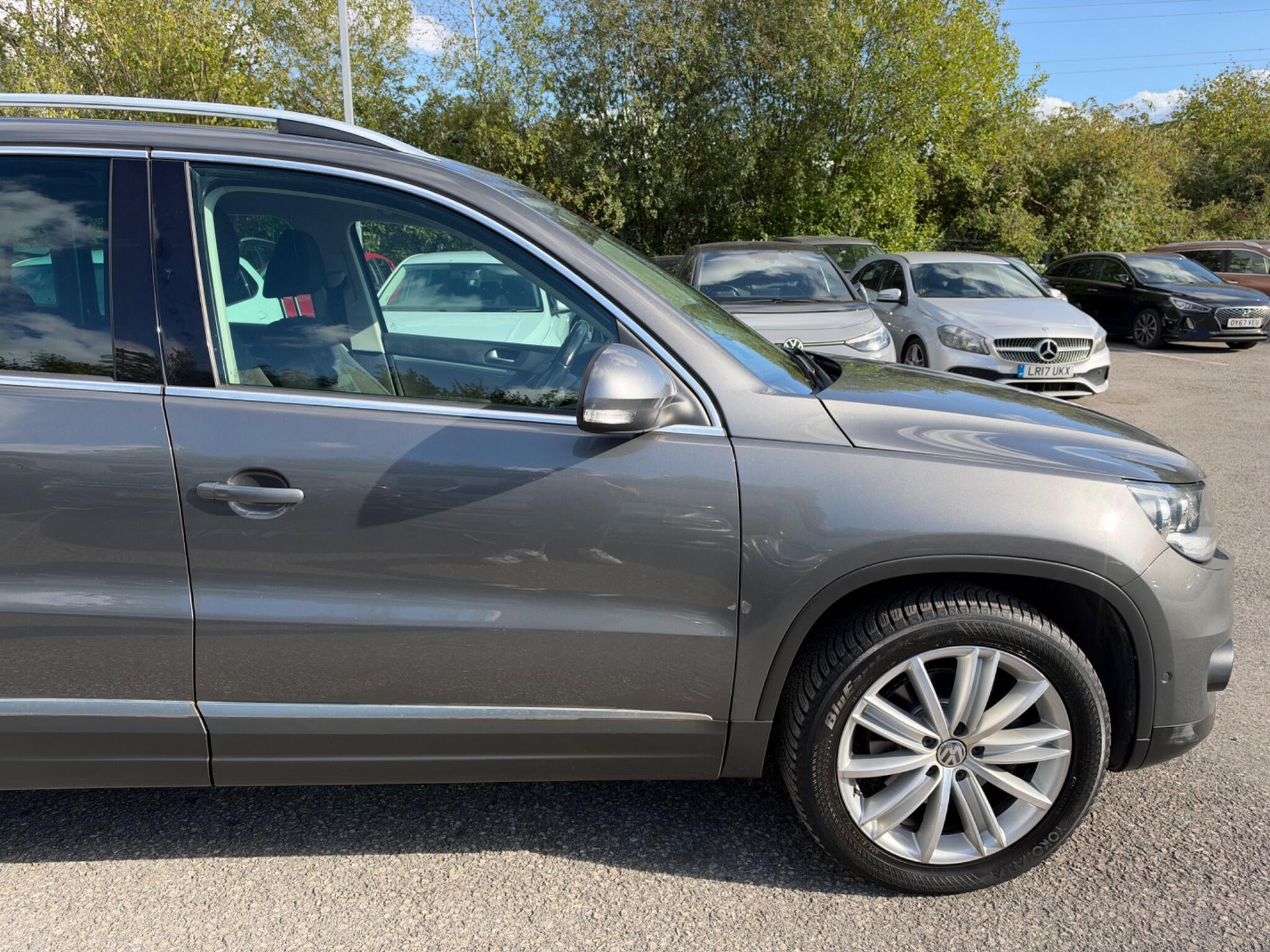Volkswagen Tiguan - Image 19