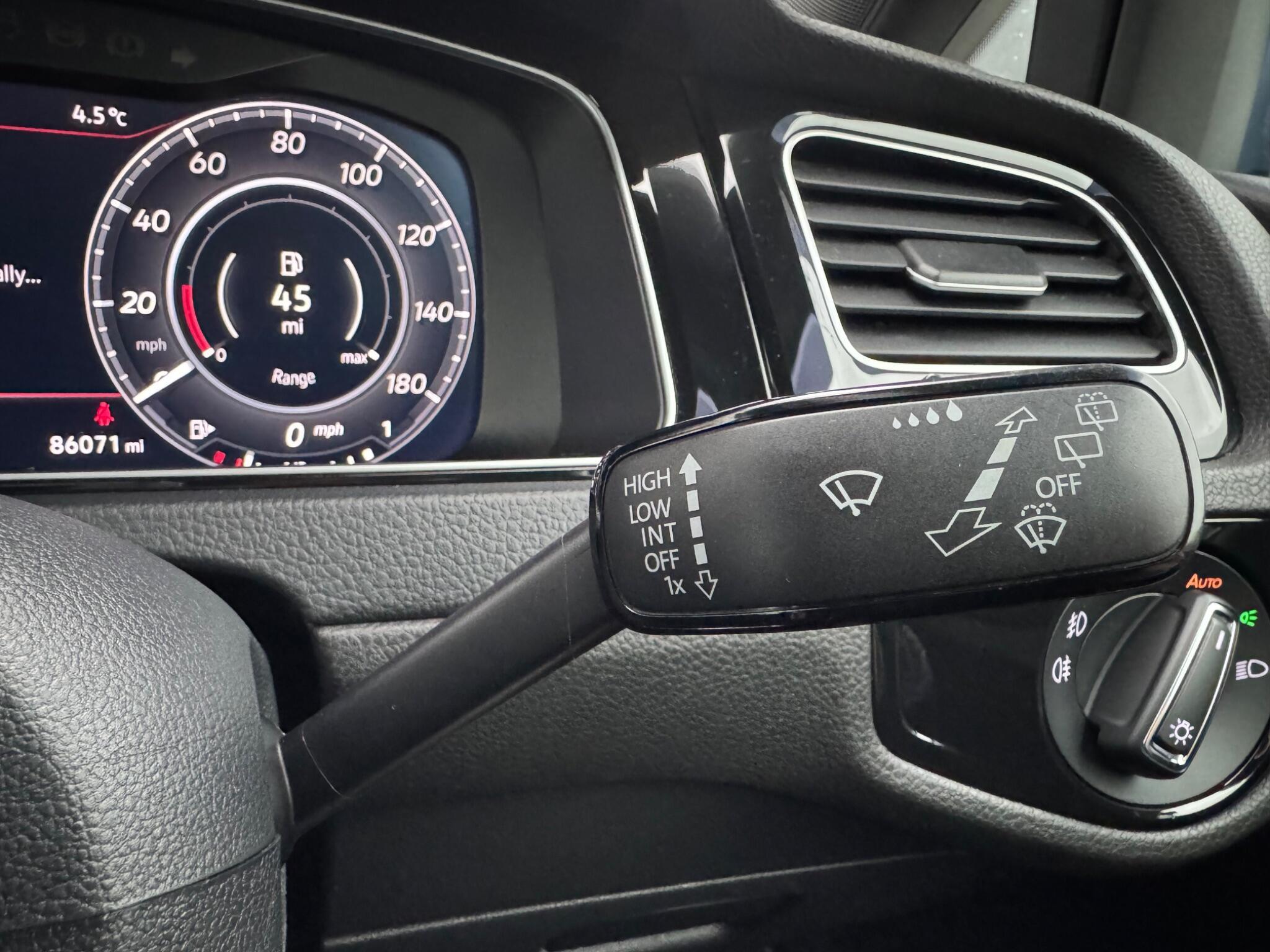 Volkswagen Golf - Image 15