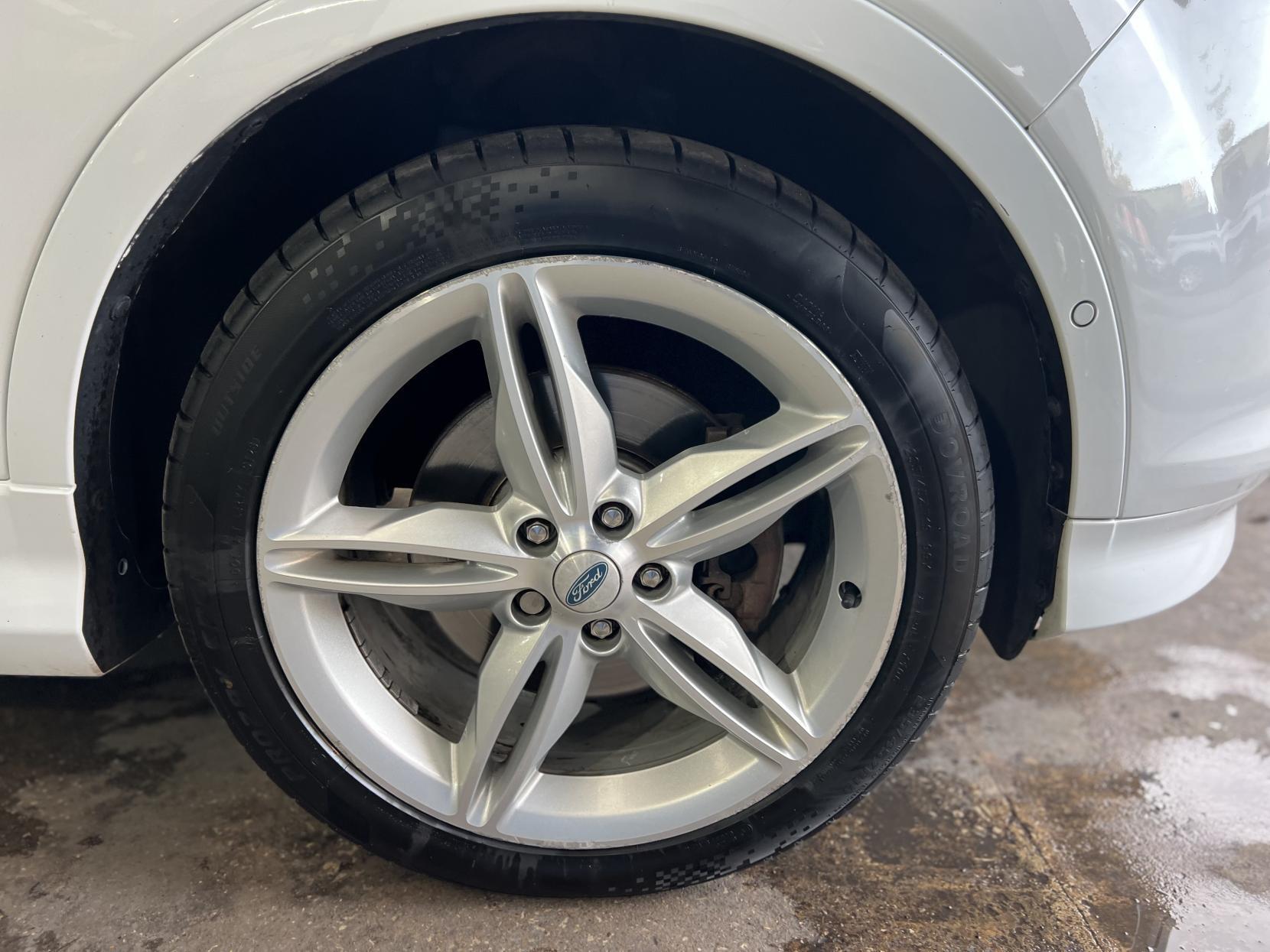 Ford Kuga - Image 7