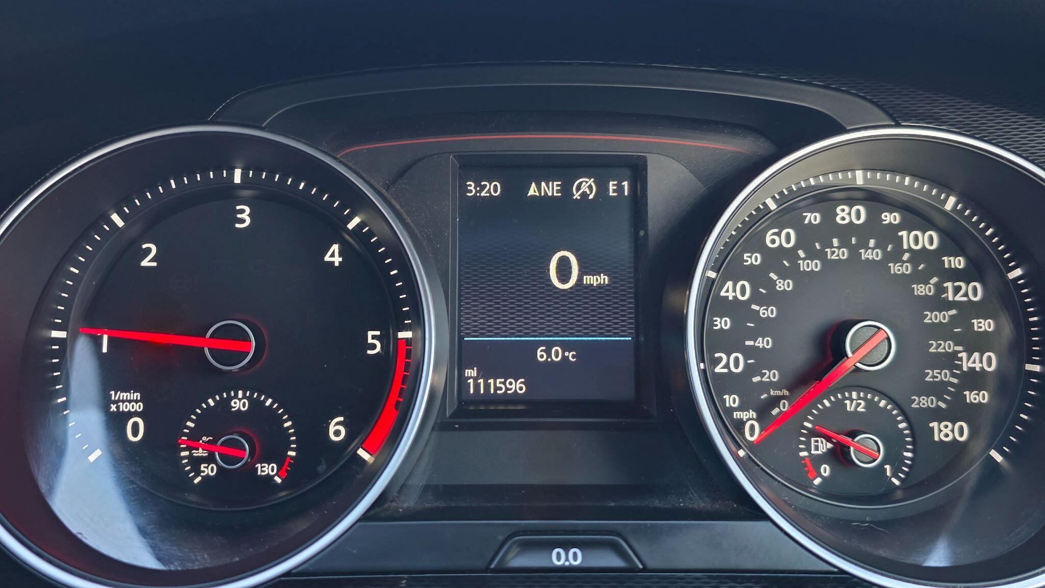 Volkswagen Golf - Image 34