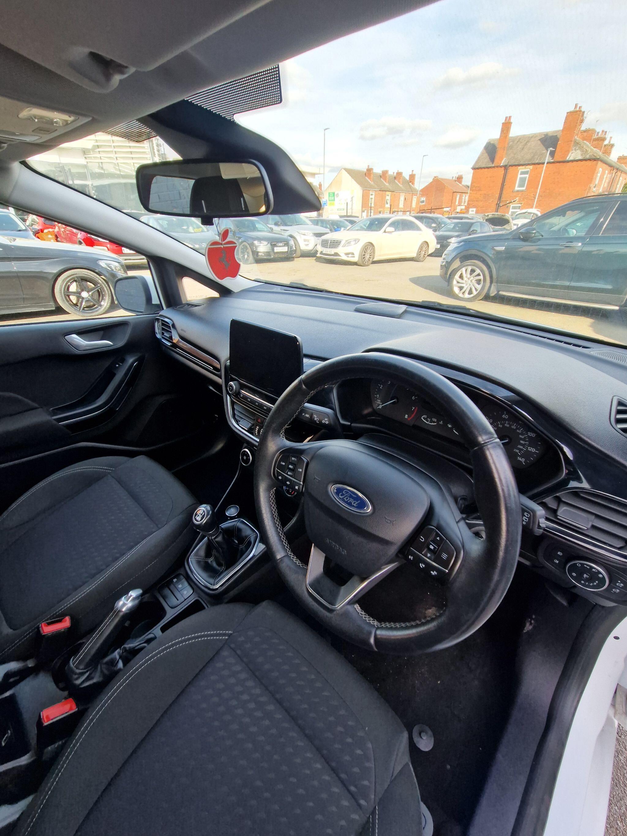 Ford Fiesta - Image 28