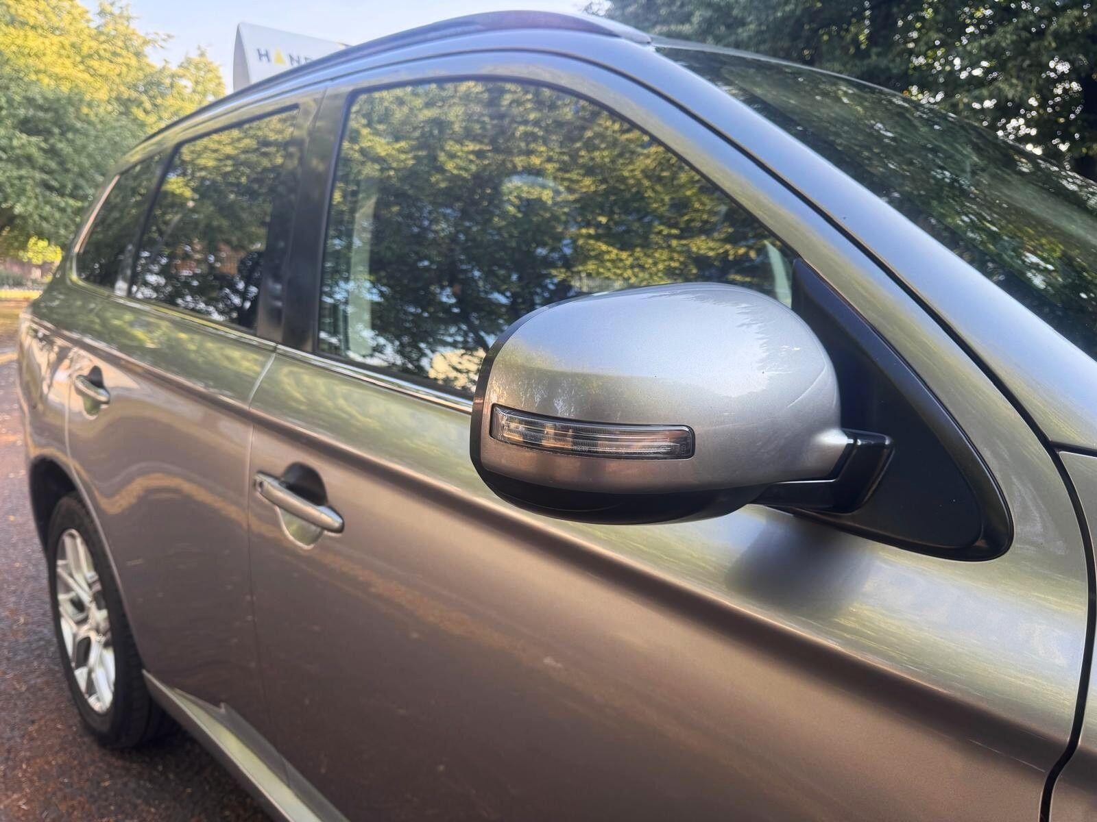 Mitsubishi Outlander - Image 12